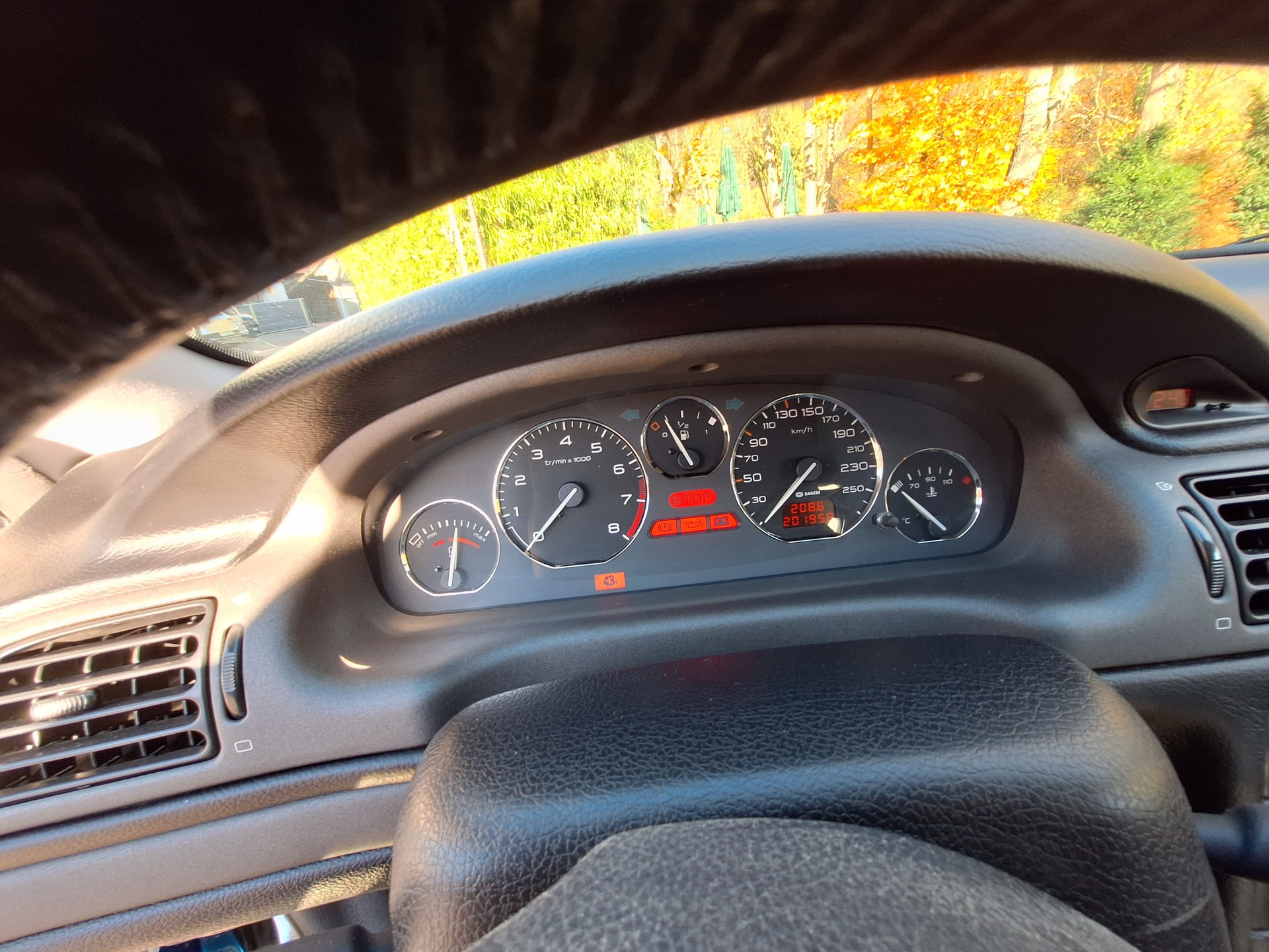 PEUGEOT 406 Coupé 2.0 16V-image-2