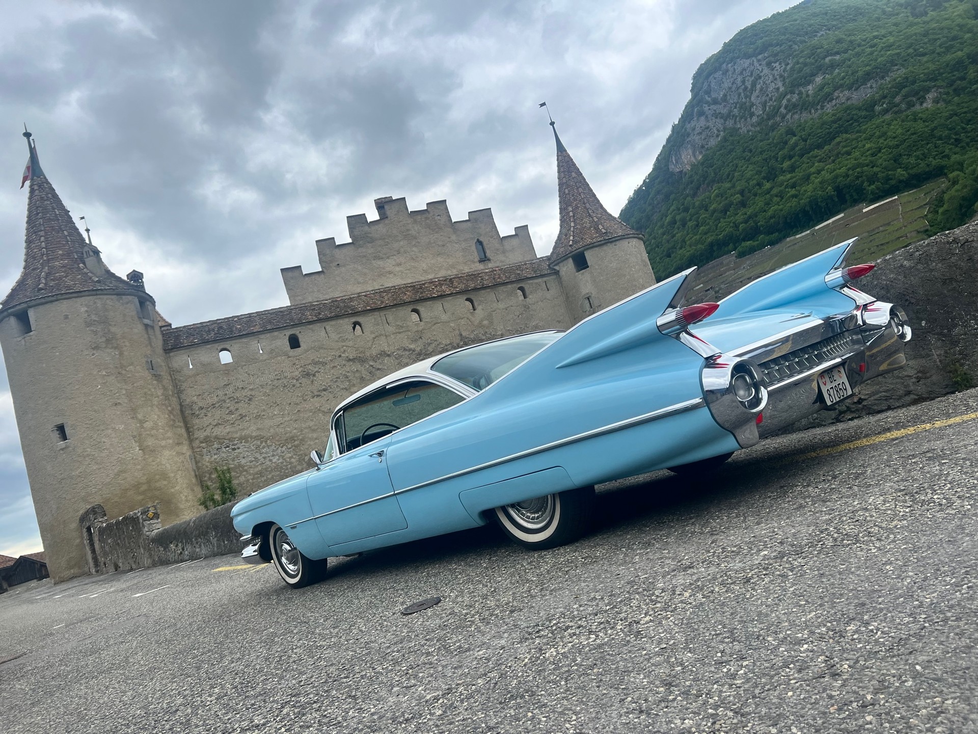 CADILLAC SERIES 62-image-3