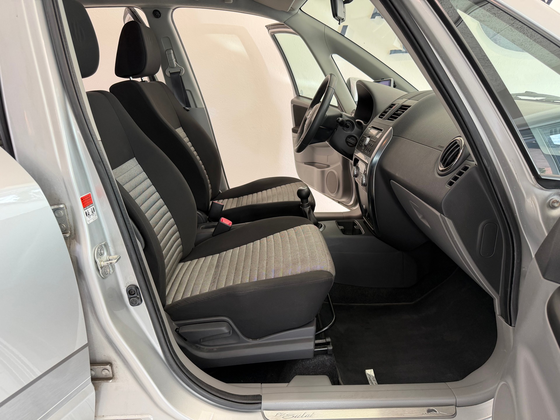 SUZUKI SX4 1.6 16V GL Top Piz Sulai limited edition 4WD-image-9