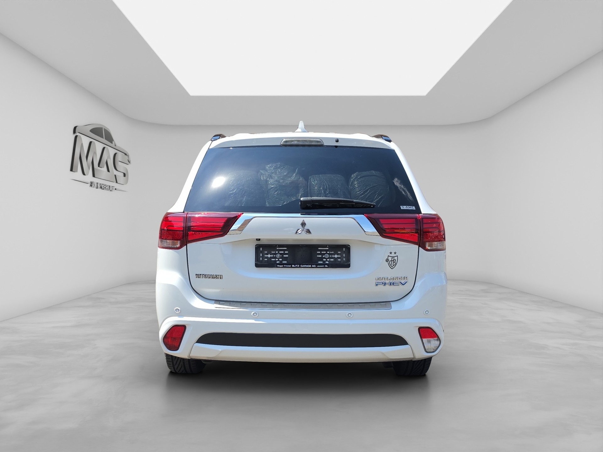 MITSUBISHI Outlander 2.0 PHEV Style Anniversary 4WD Automatic-image-4