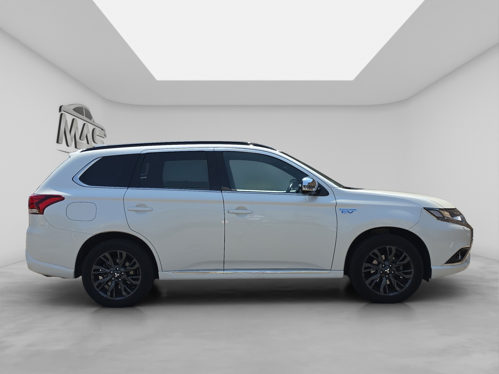 MITSUBISHI Outlander 2.0 PHEV Style Anniversary 4WD Automatic-image-6