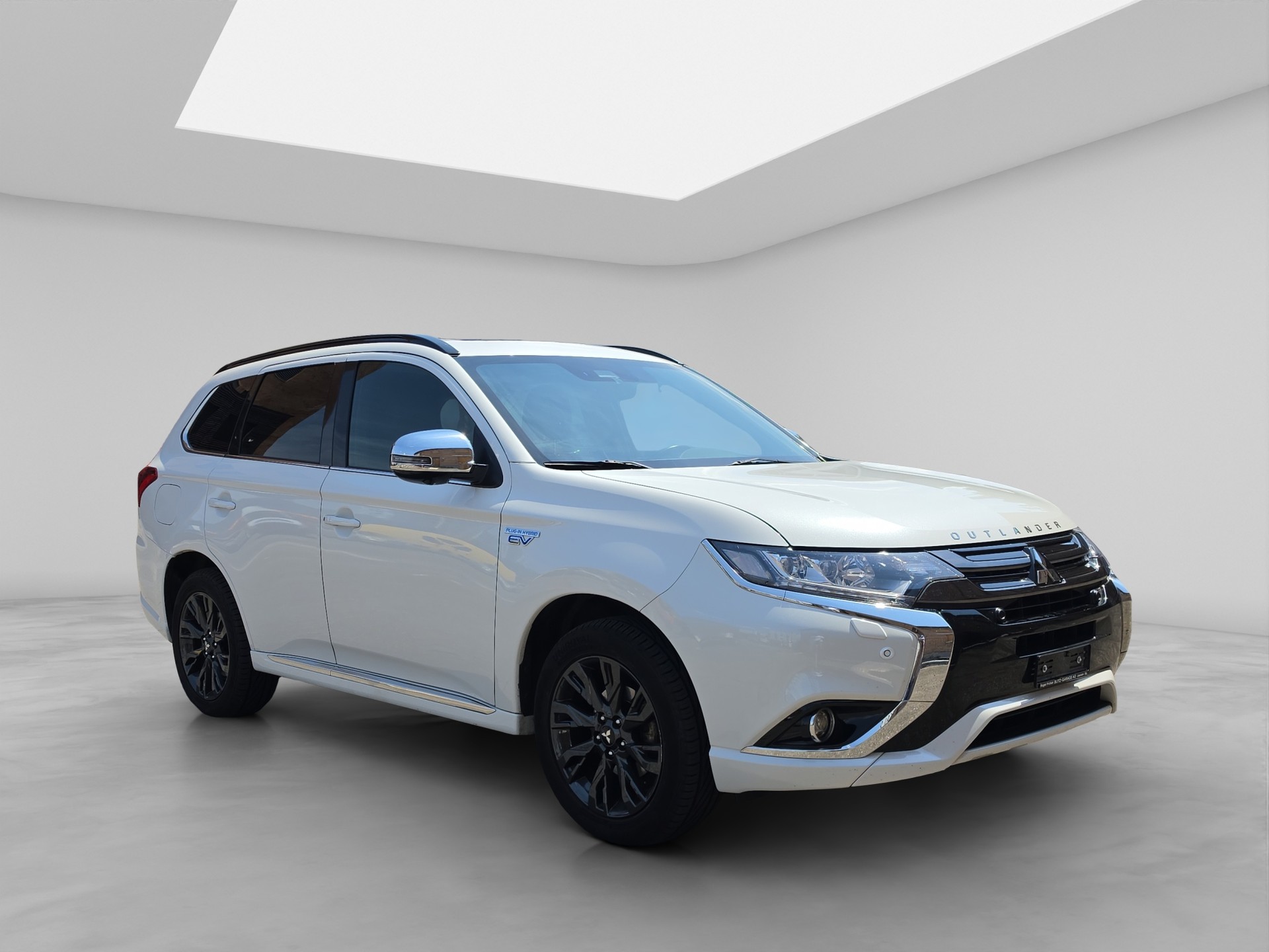 MITSUBISHI Outlander 2.0 PHEV Style Anniversary 4WD Automatic-image-7