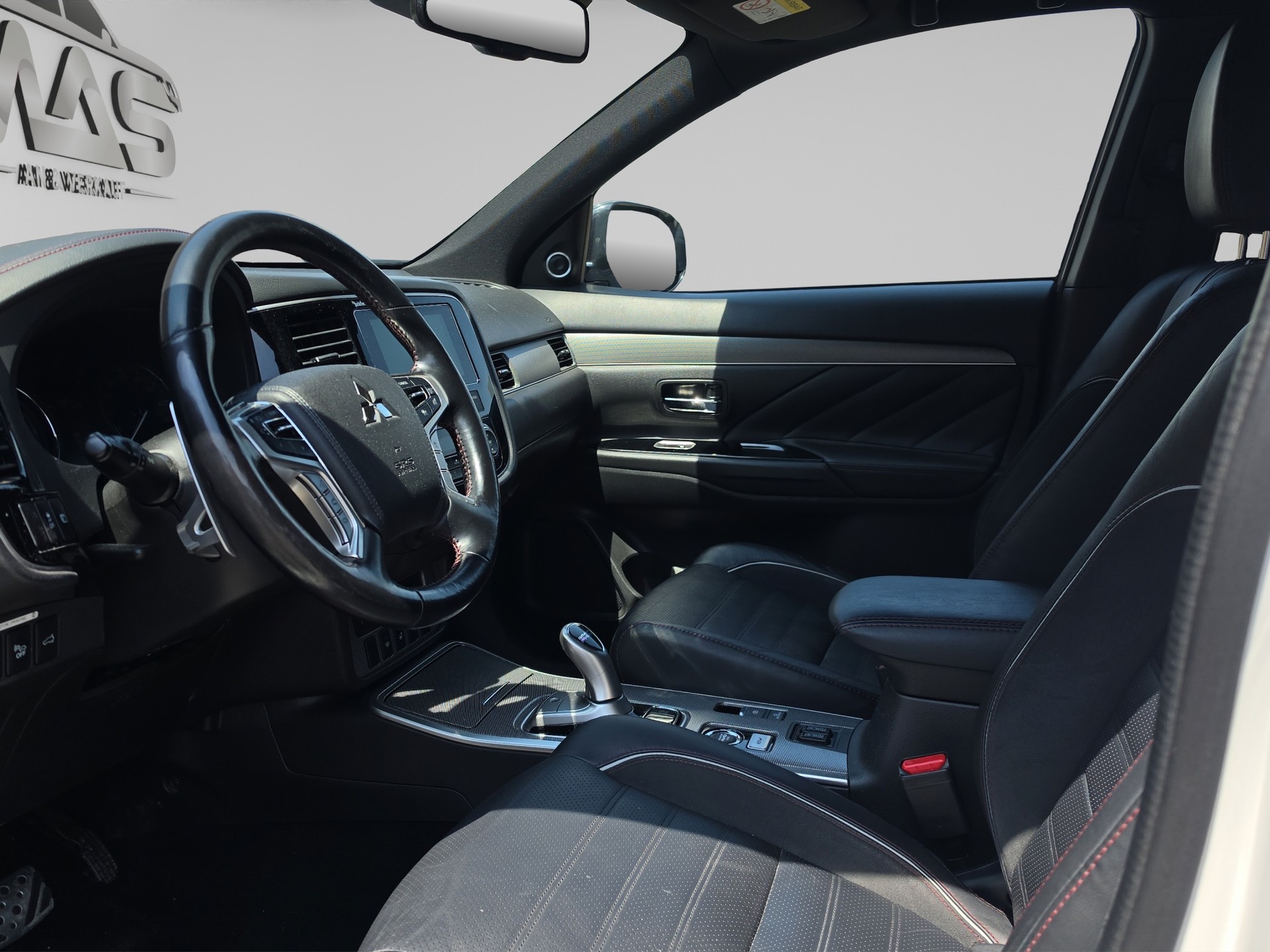 MITSUBISHI Outlander 2.0 PHEV Style Anniversary 4WD Automatic-image-8