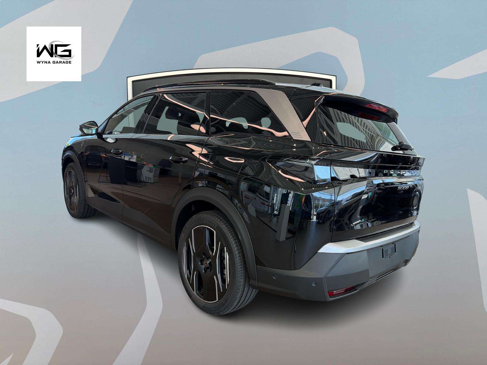 PEUGEOT 5008 1.6 PHEV 225 GT Exclusive-image-2
