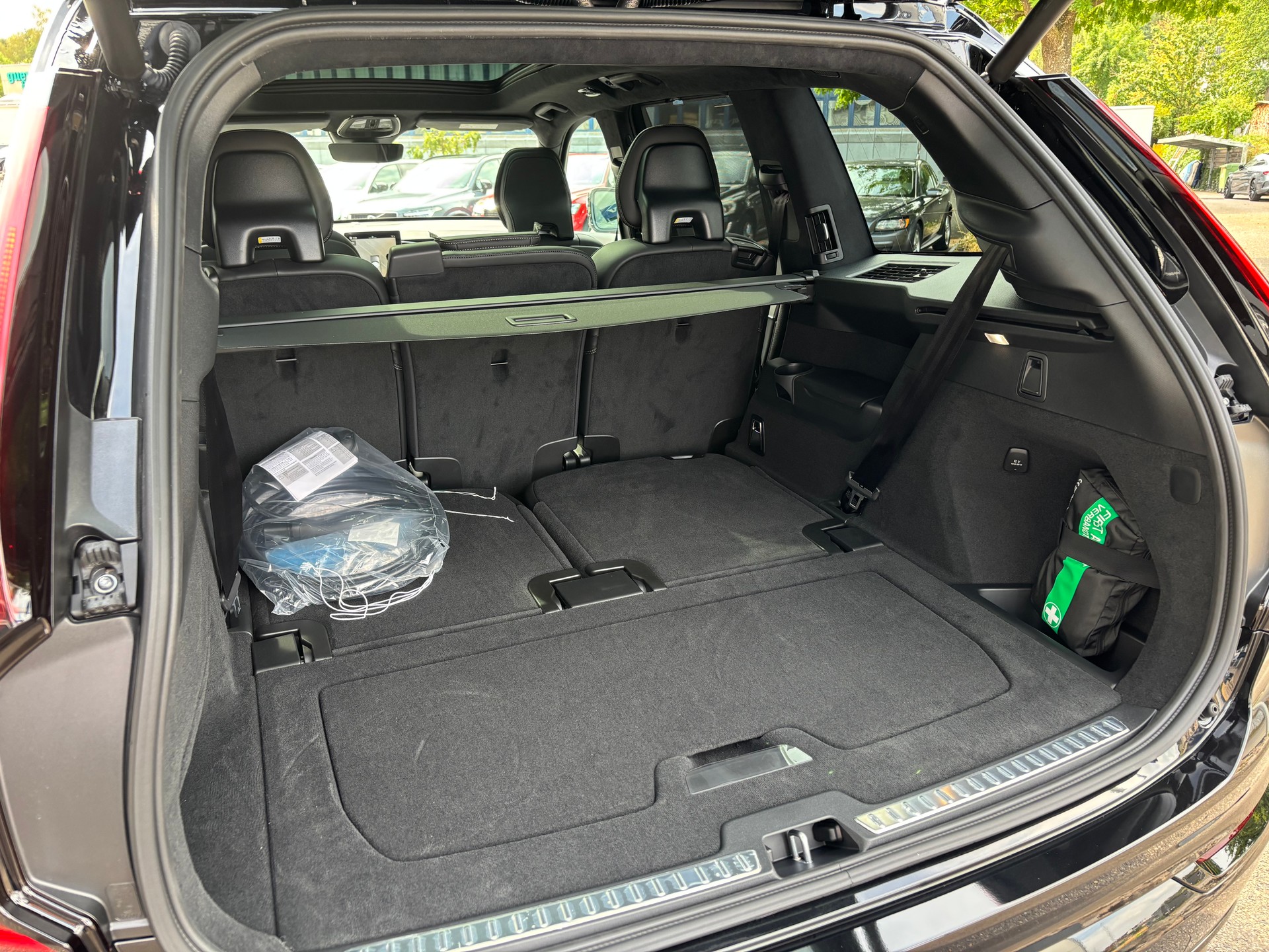 VOLVO XC90 2.0 T8 TE Black Edition eAWD-image-9