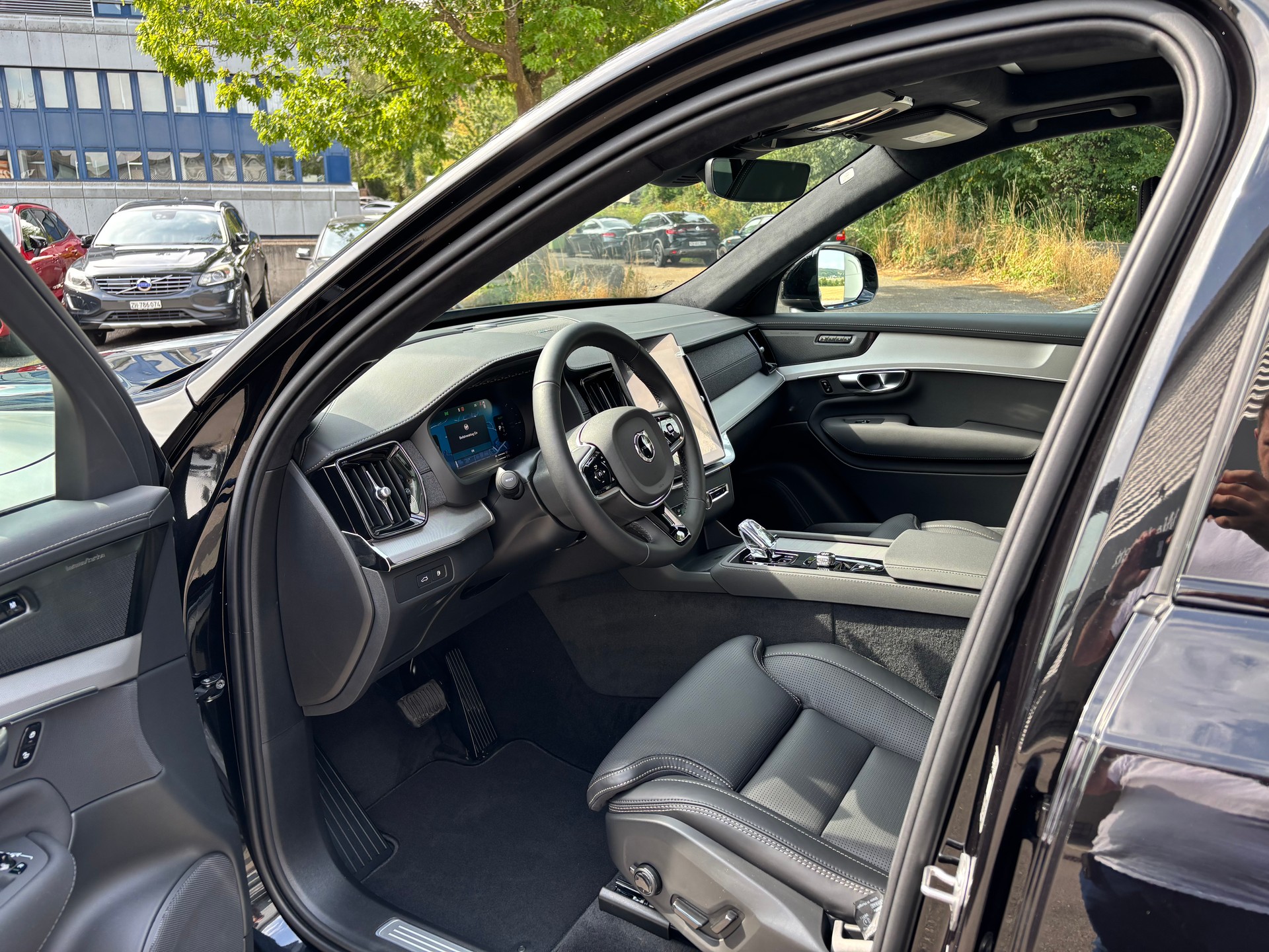 VOLVO XC90 2.0 T8 TE Black Edition eAWD-image-2