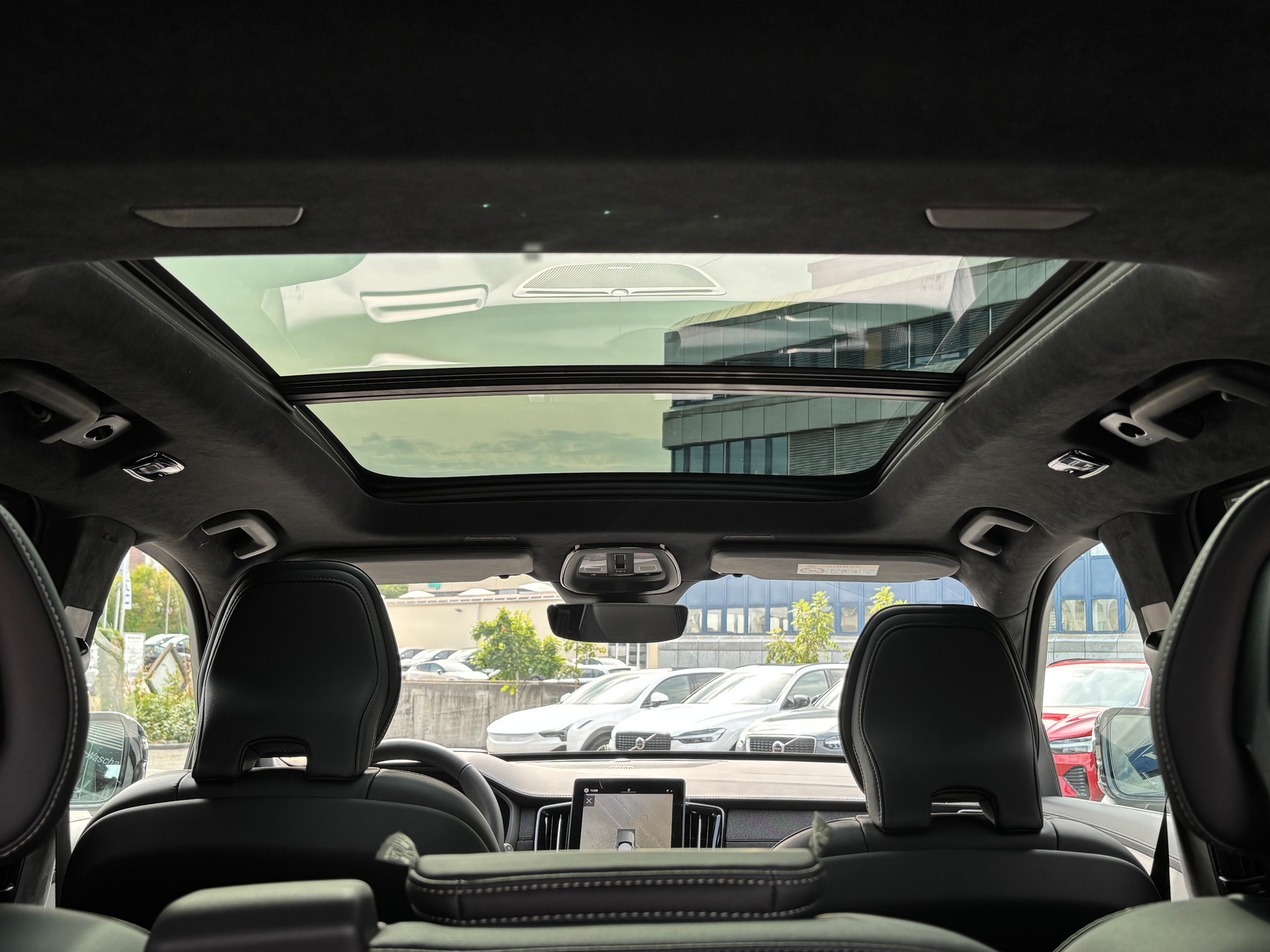 VOLVO XC90 2.0 T8 TE Black Edition eAWD-image-10