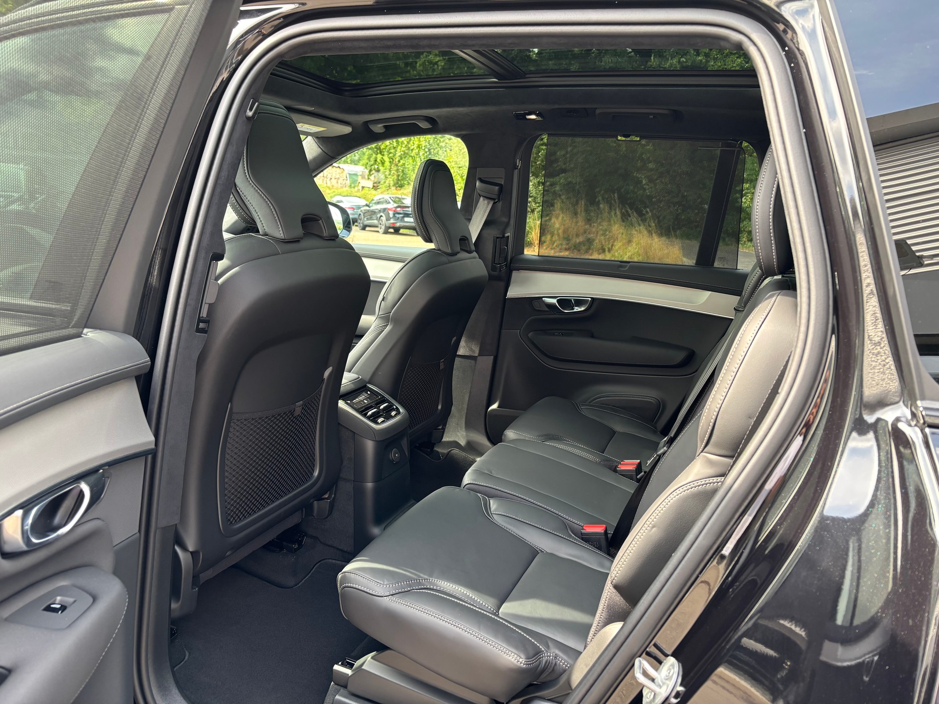 VOLVO XC90 2.0 T8 TE Black Edition eAWD-image-11