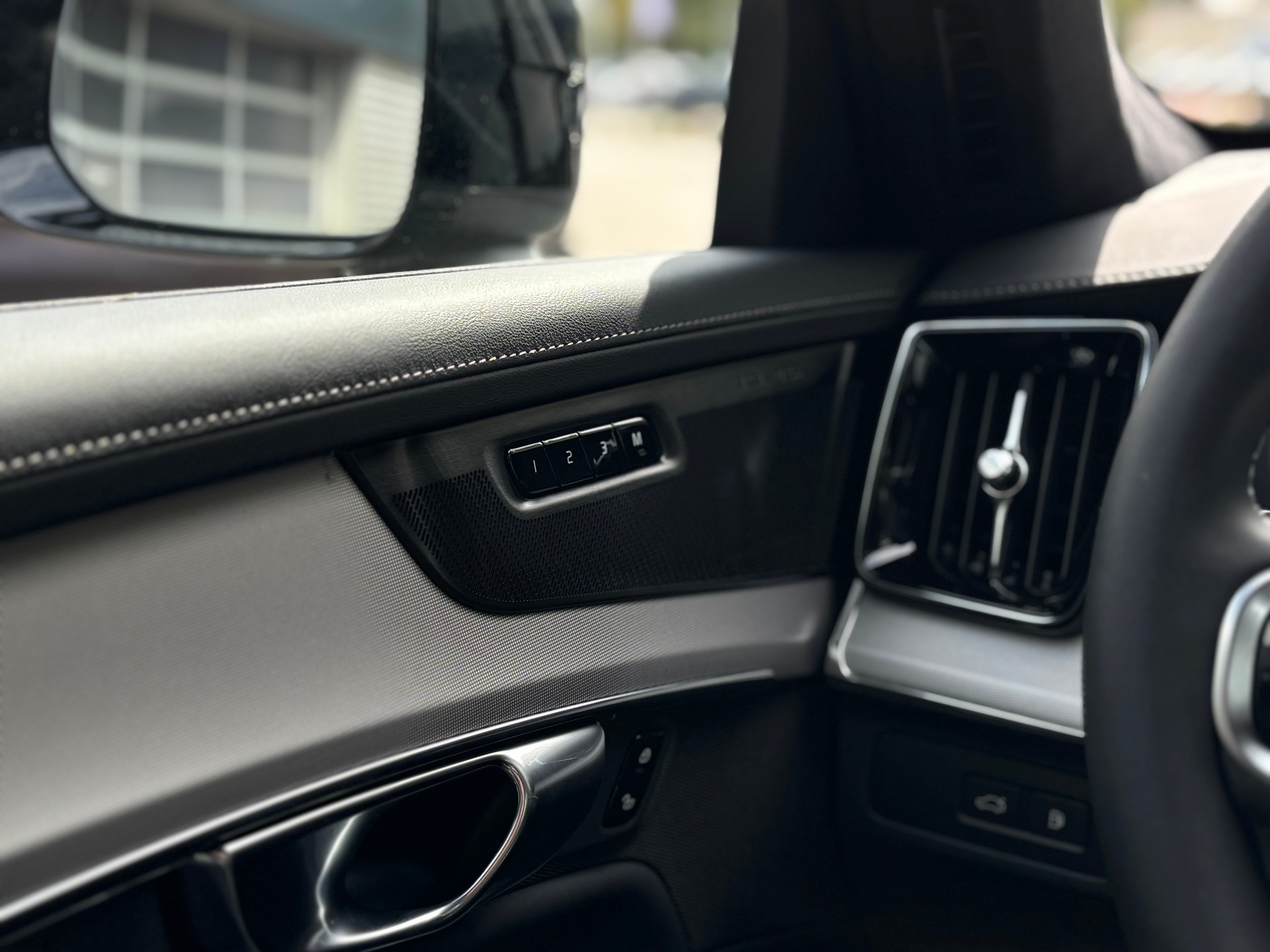 VOLVO XC90 2.0 T8 TE Black Edition eAWD-image-15