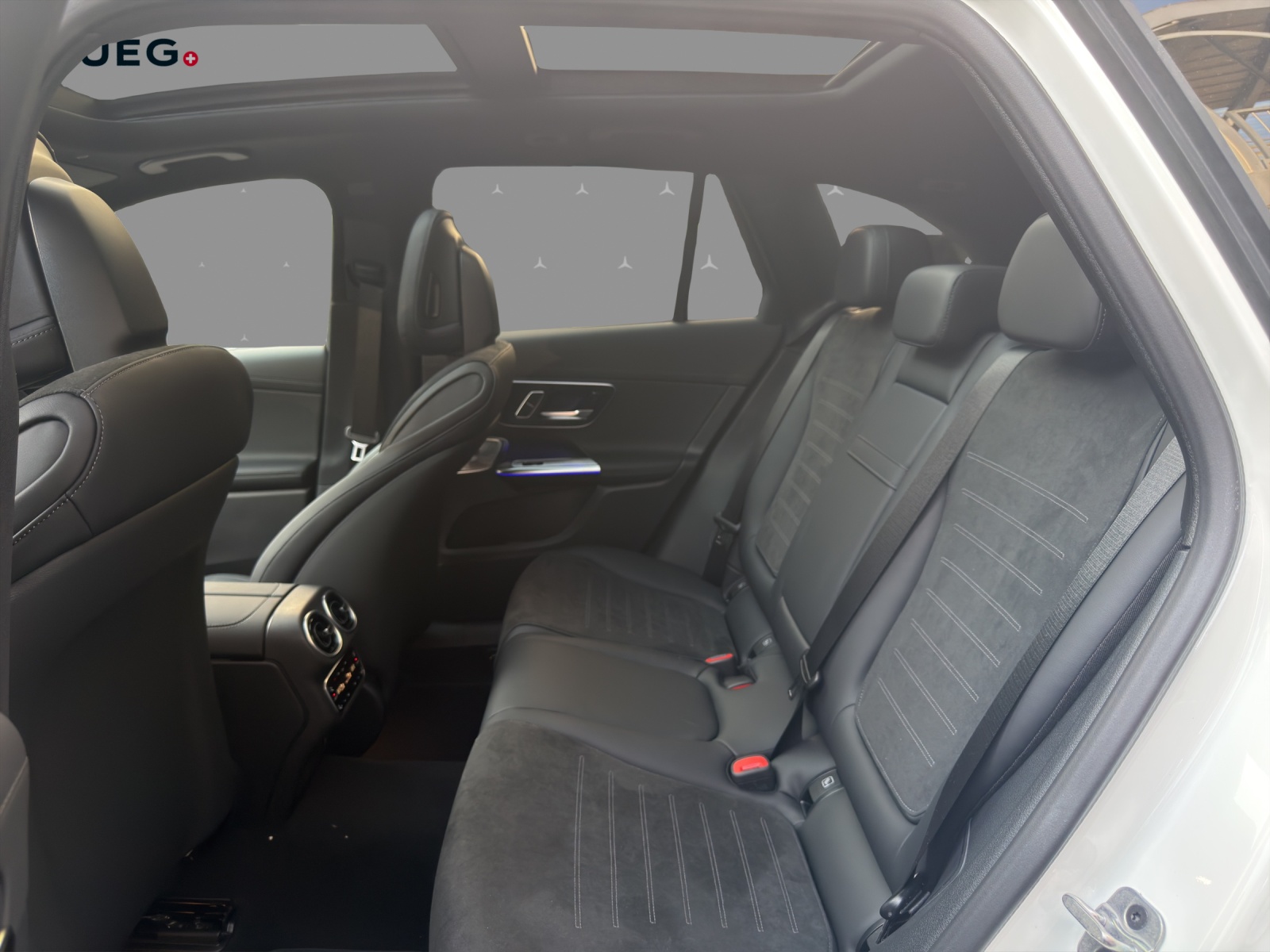 MERCEDES-BENZ GLC 220 d 4Matic 9G-Tronic-image-13