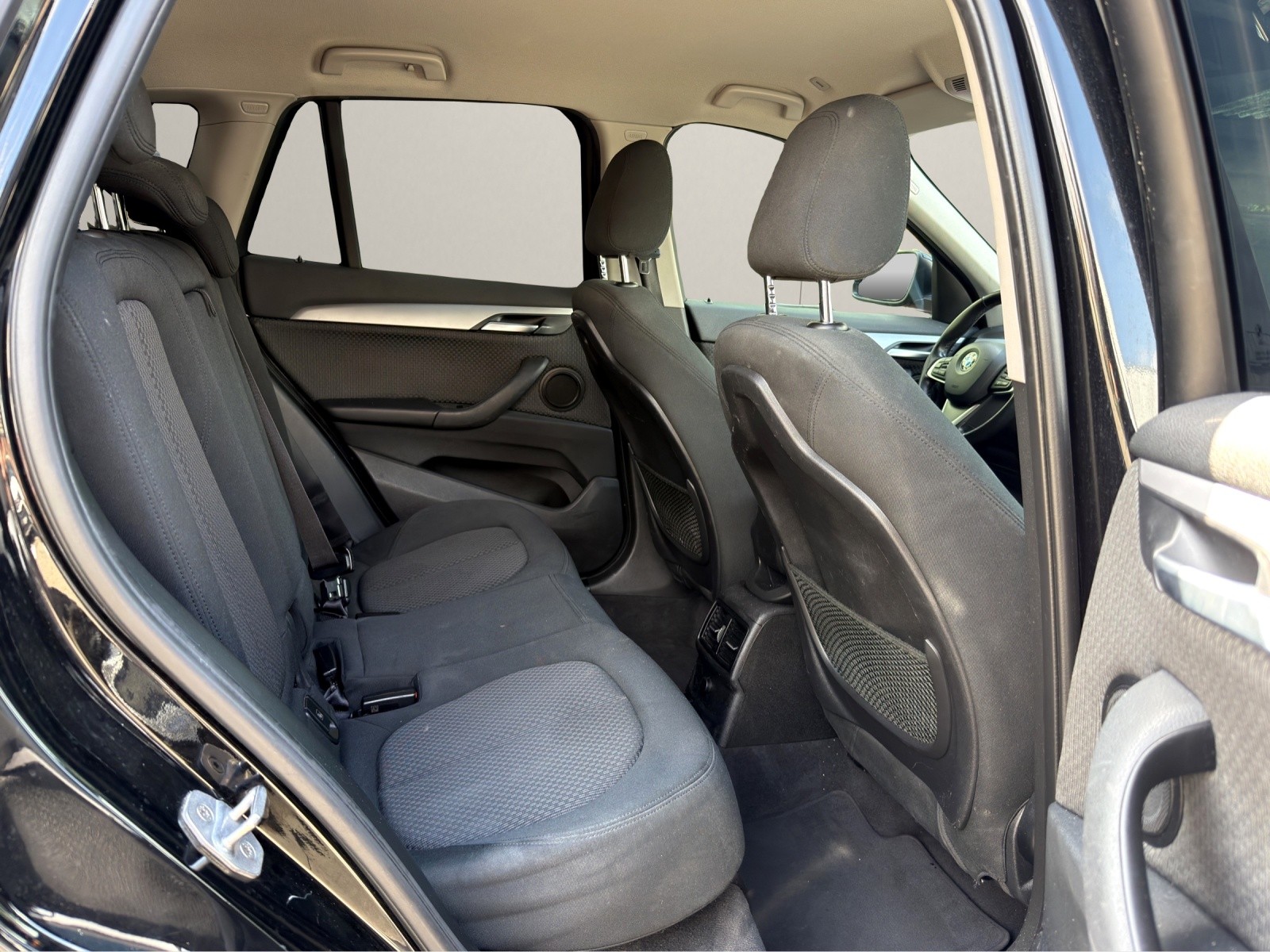 BMW X1 xDrive 18d Steptronic-image-12