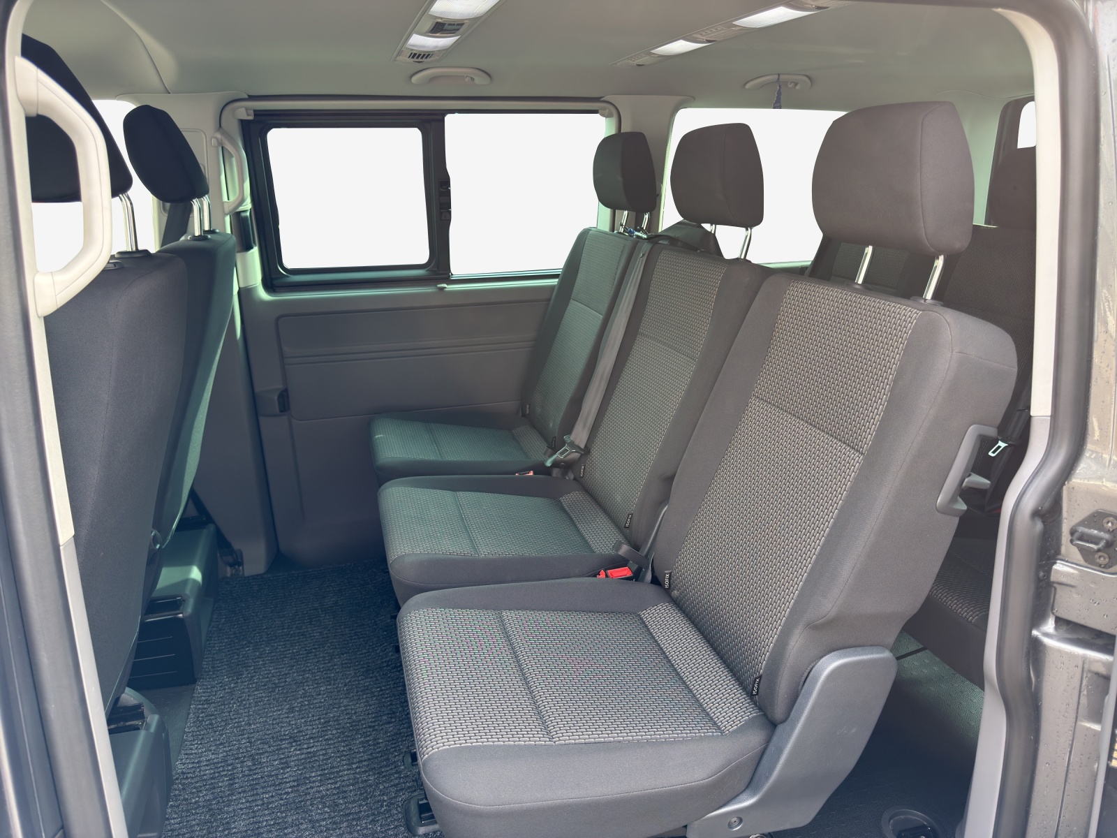 VW T6.1 Caravelle 2.0 TDI Trendline Liberty DSG-image-11
