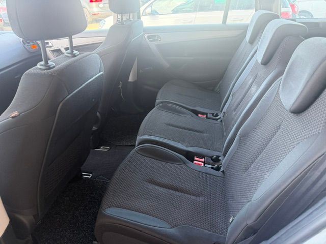 CITROEN Grand C4 Picasso 1.6 HDI 16V Dynamique BMP6-image-6