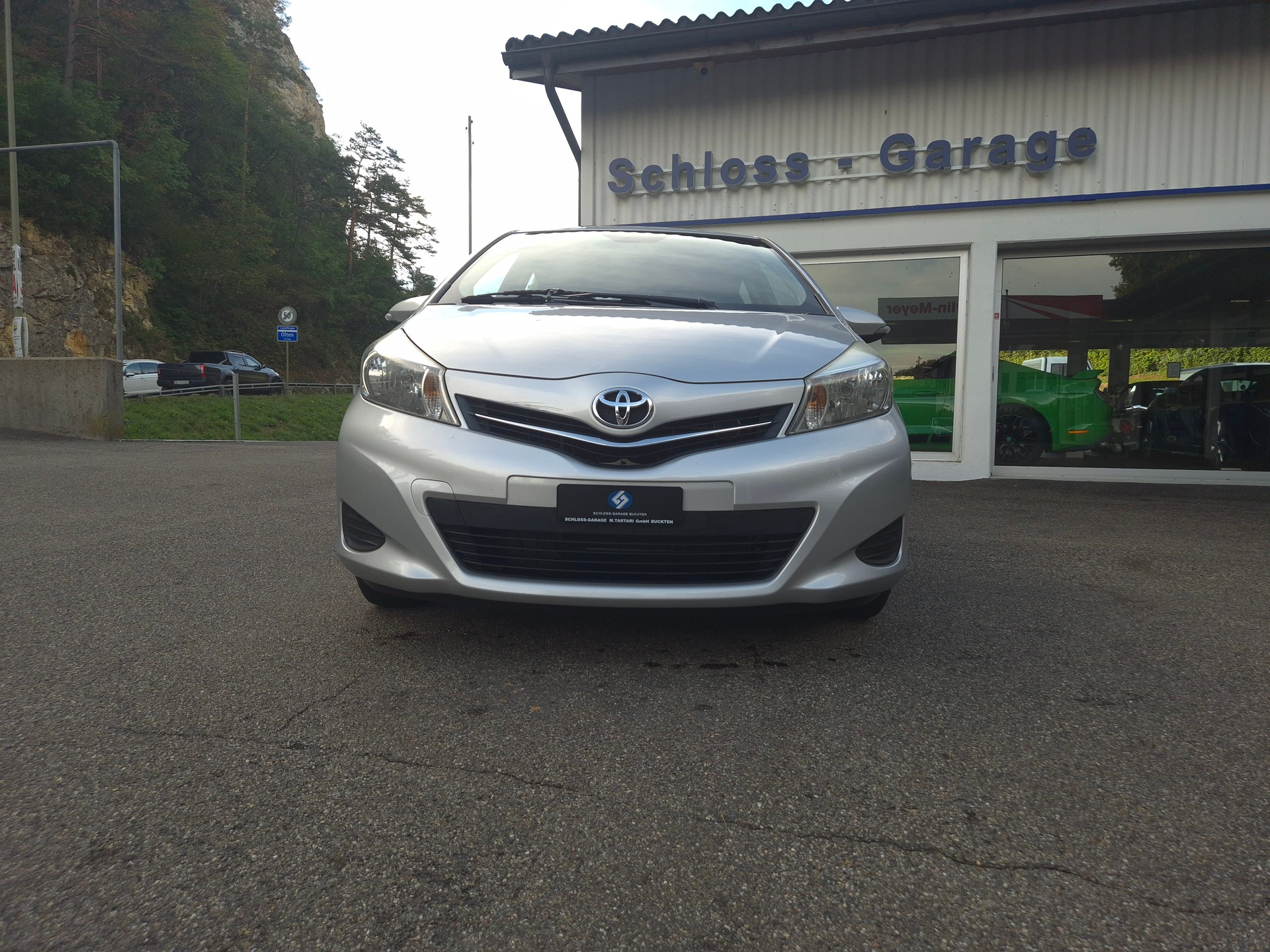 TOYOTA Yaris 1.33 Luna-image-3