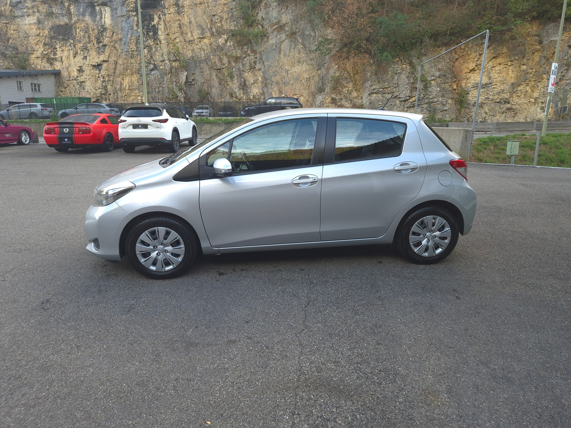 TOYOTA Yaris 1.33 Luna-image-6