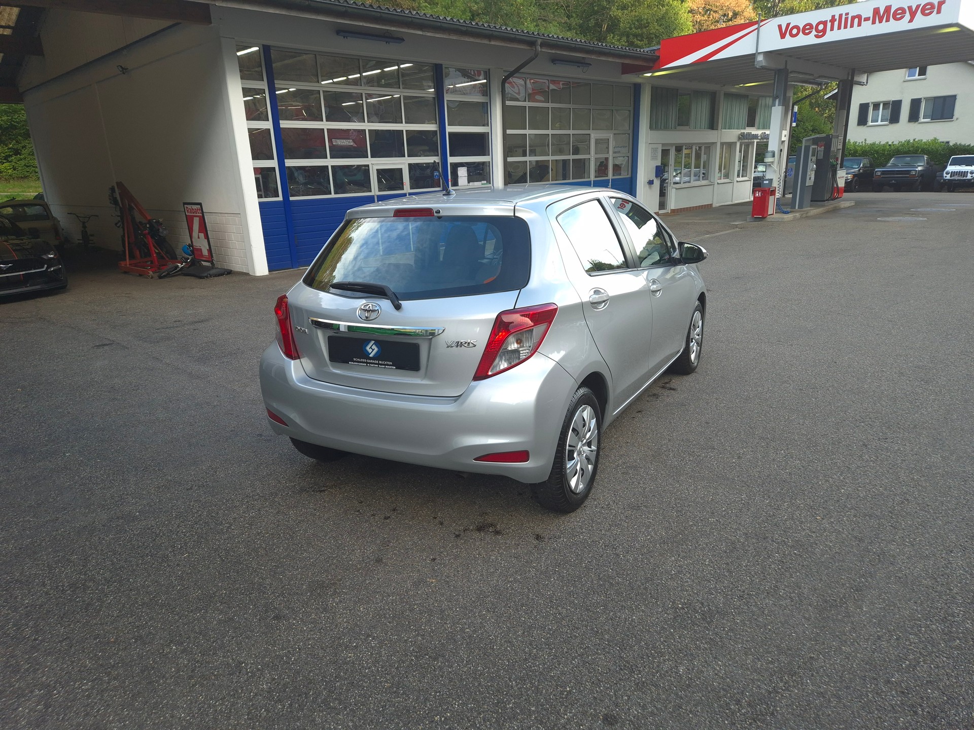 TOYOTA Yaris 1.33 Luna-image-12