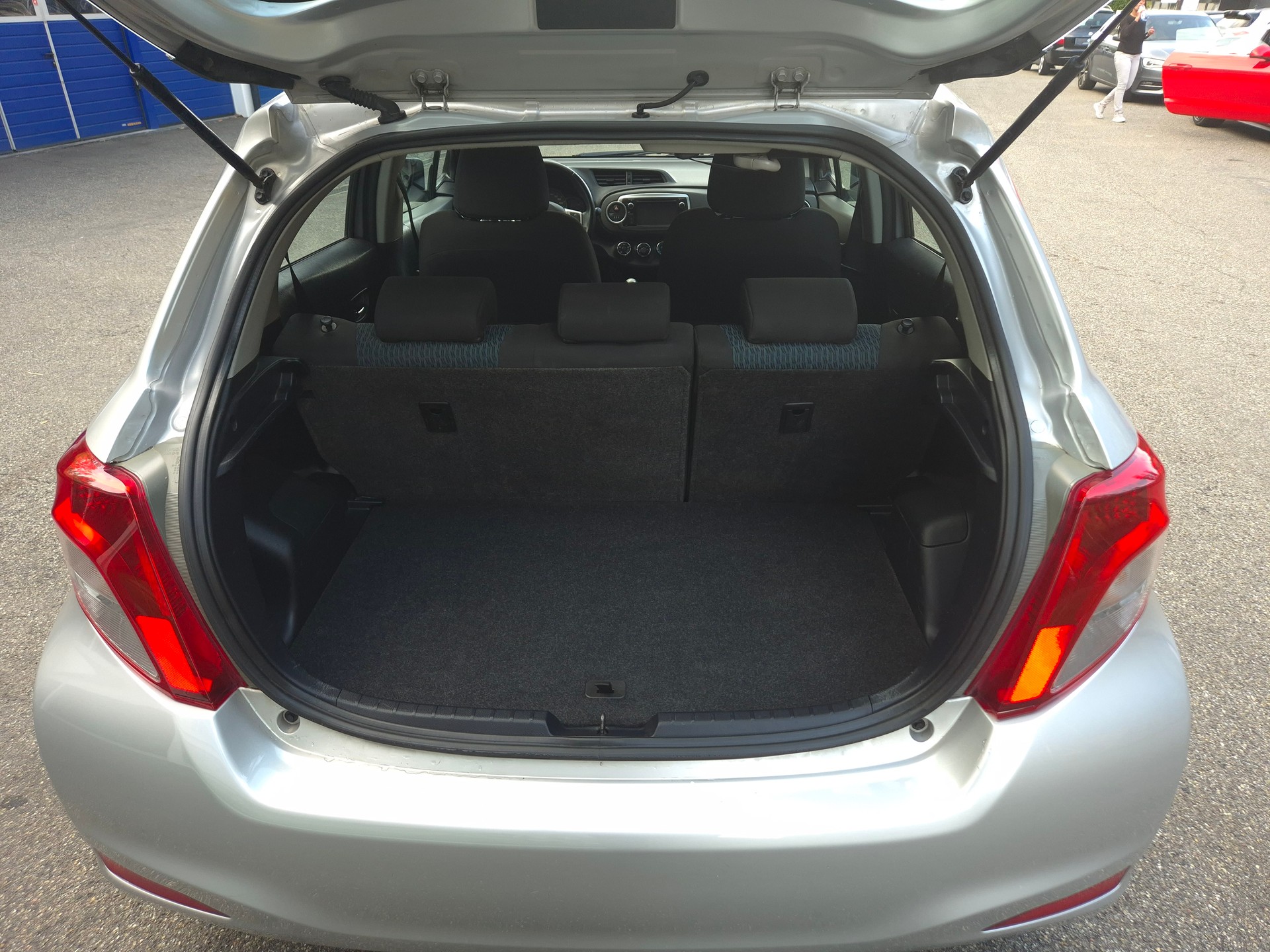 TOYOTA Yaris 1.33 Luna-image-26