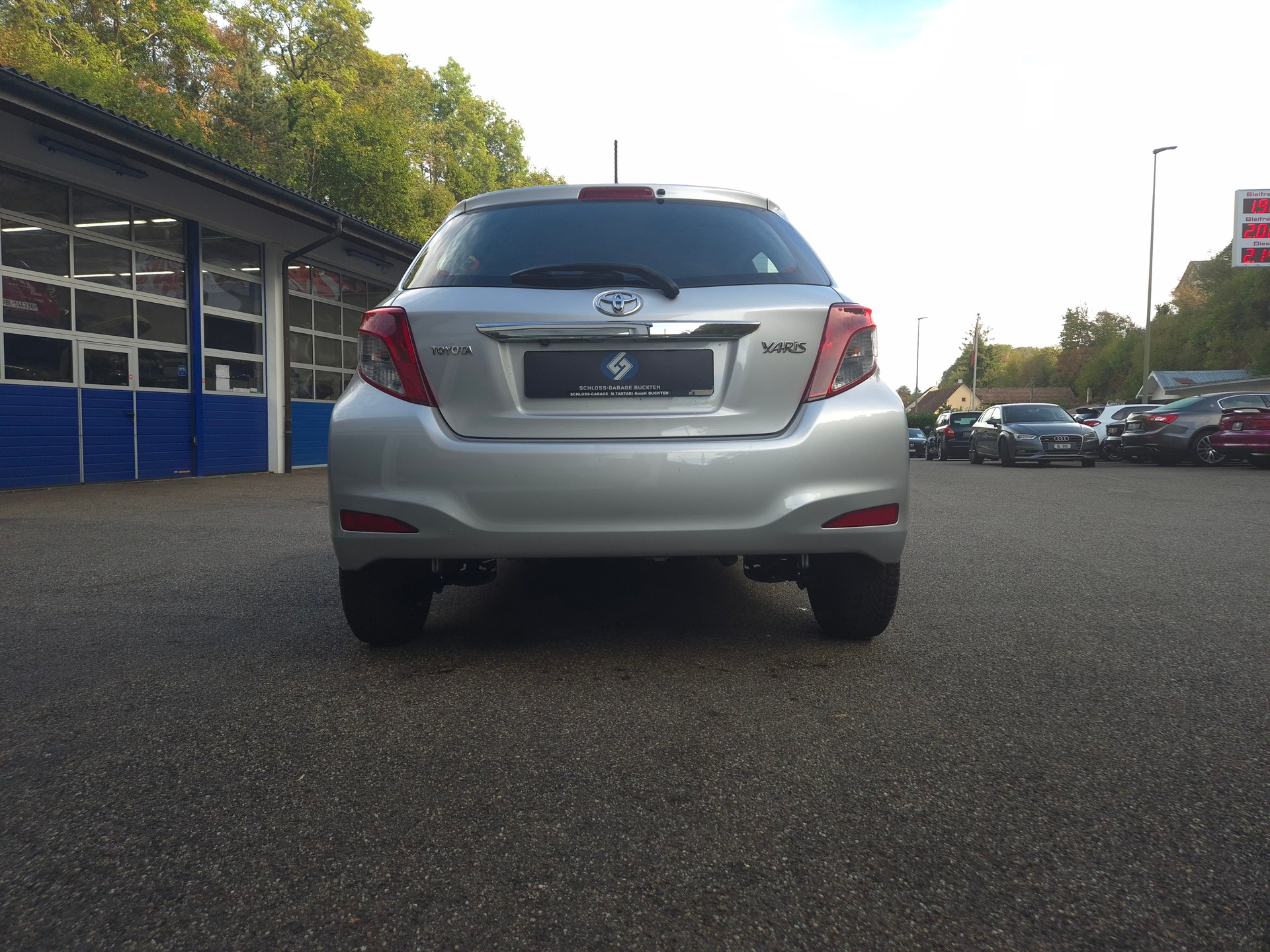 TOYOTA Yaris 1.33 Luna-image-11