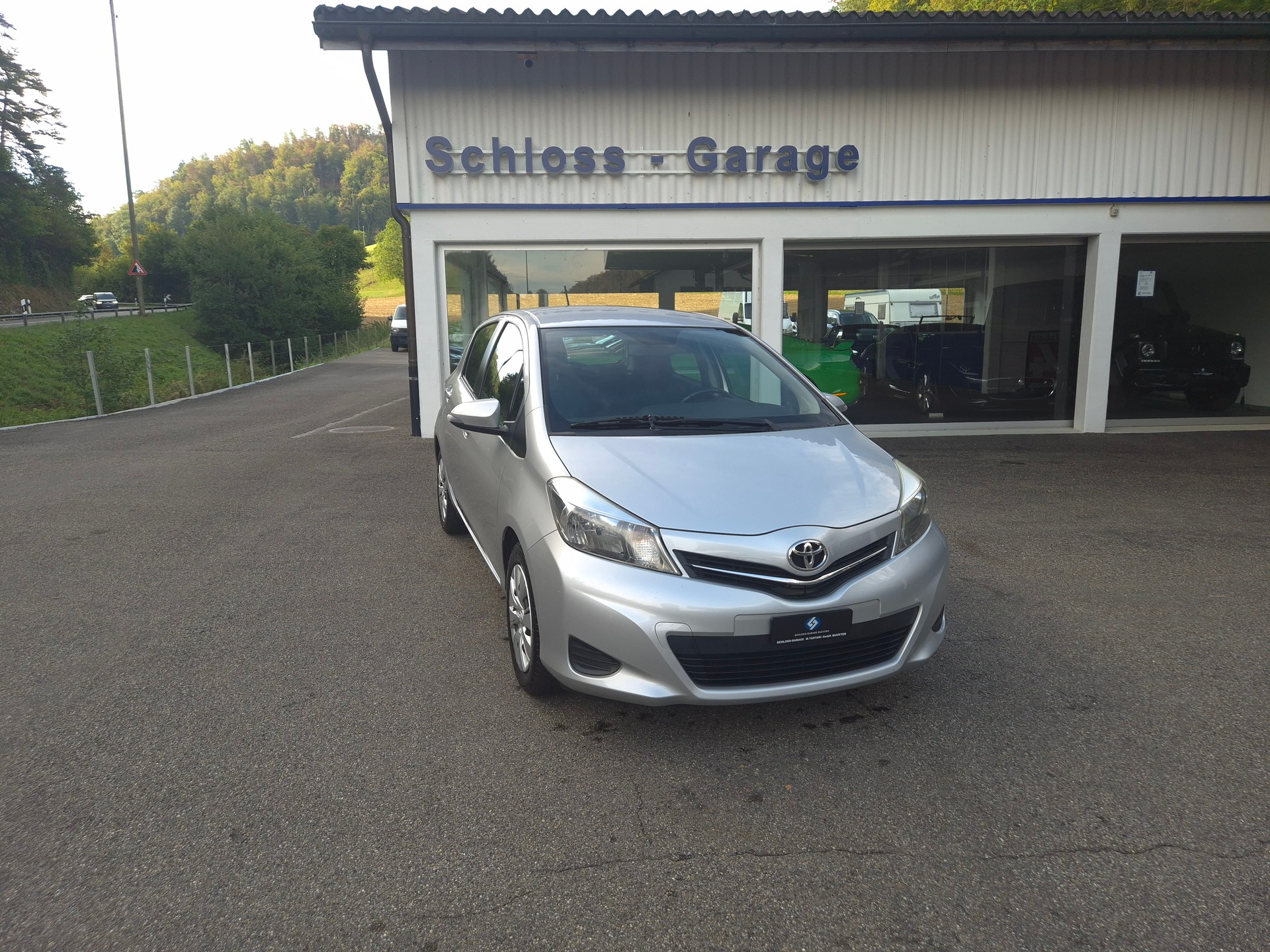 TOYOTA Yaris 1.33 Luna-image-1