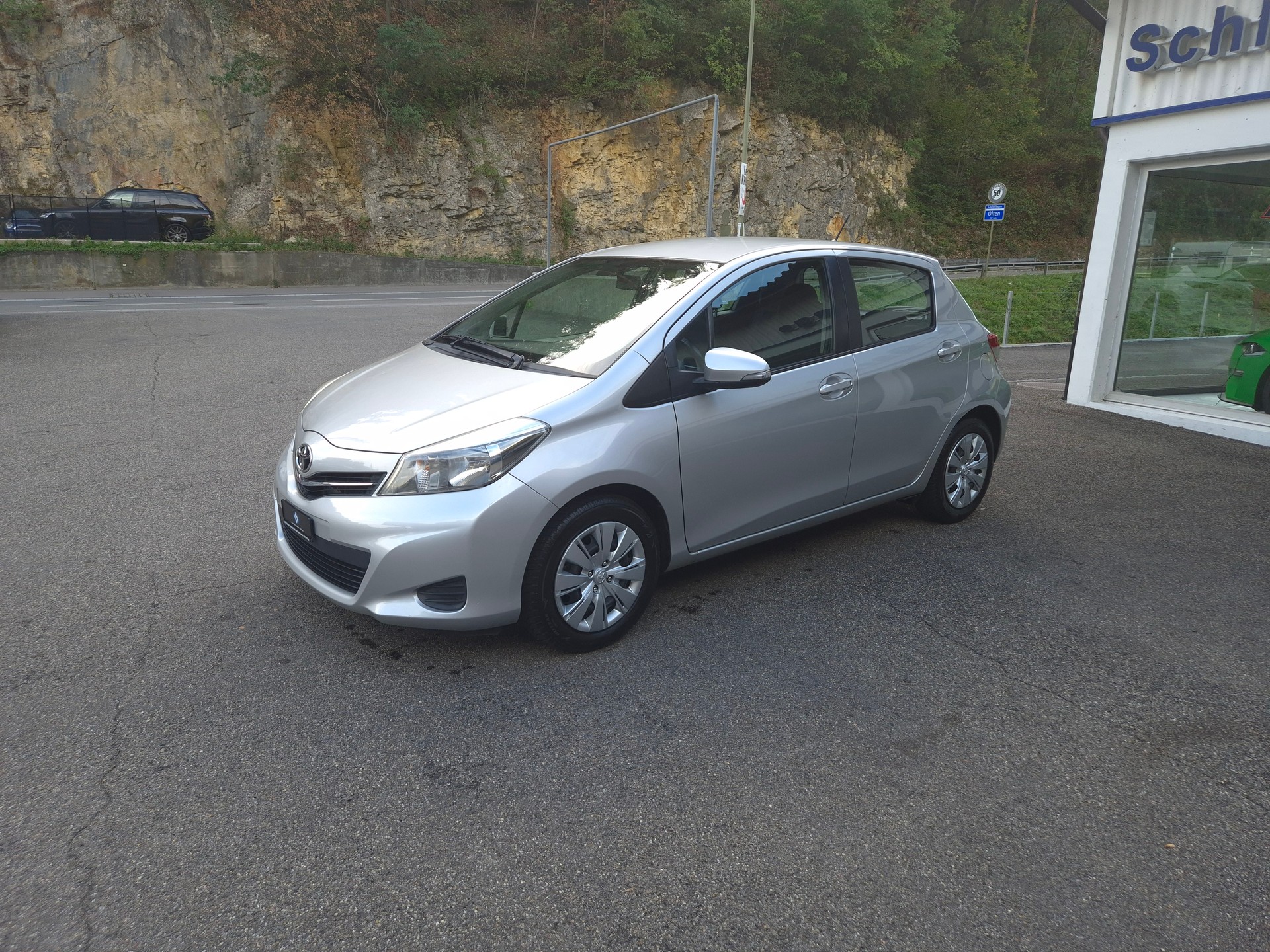 TOYOTA Yaris 1.33 Luna-image-5