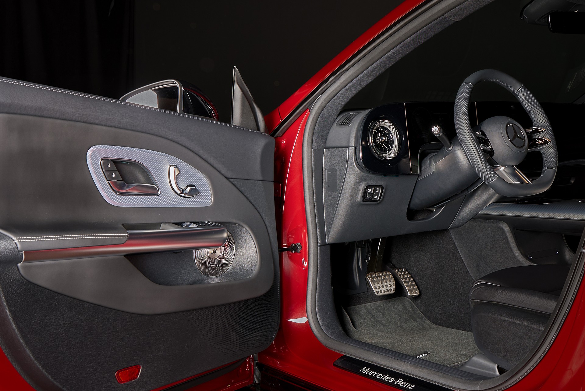 MERCEDES-BENZ CLA 220 8G-DCT 4Matic-image-14