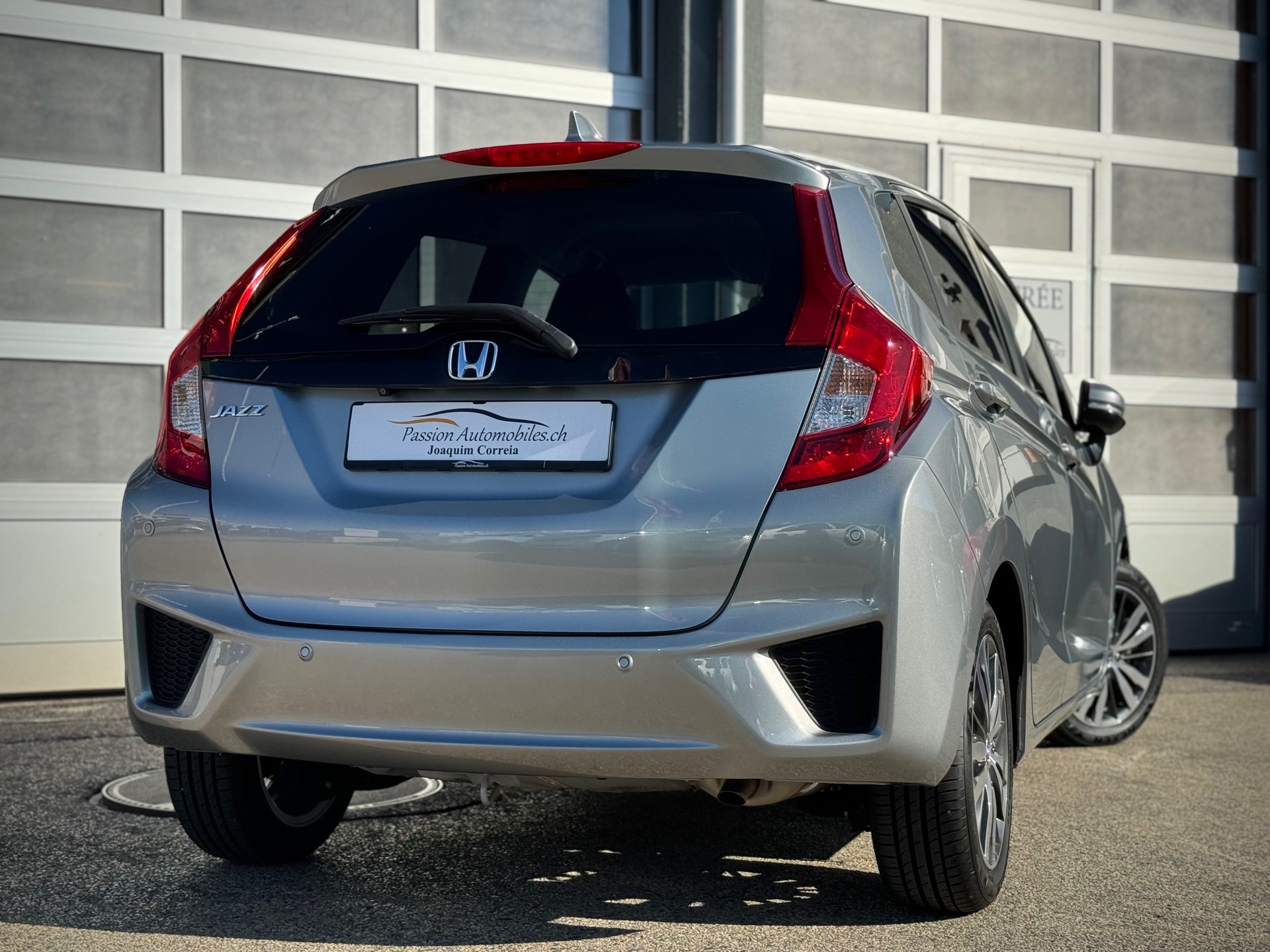 HONDA Jazz 1.3i-VTEC Elegance CVT - Véhicule Suisse (CH)-image-1