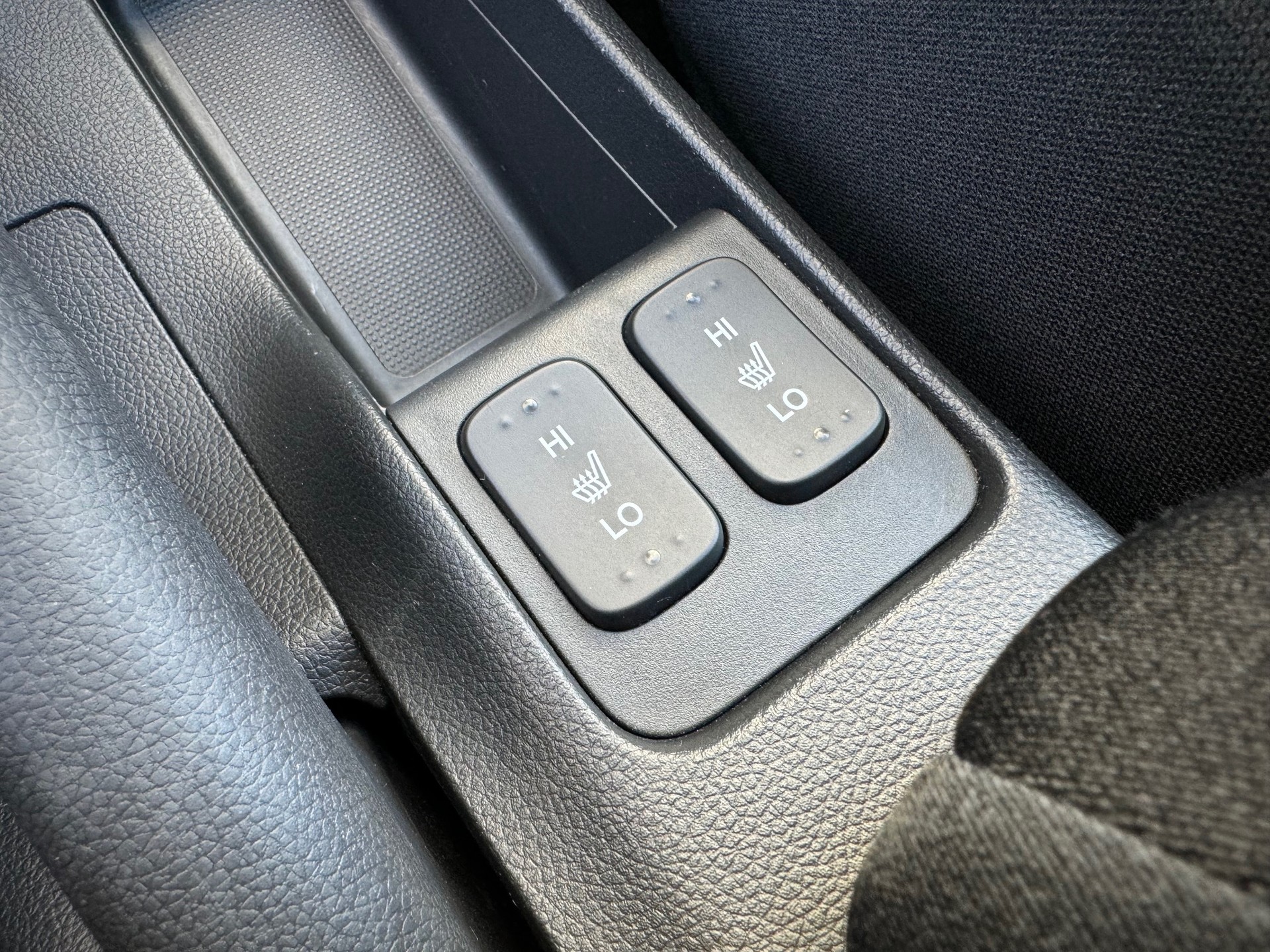 HONDA Jazz 1.3i-VTEC Elegance CVT - Véhicule Suisse (CH)-image-14