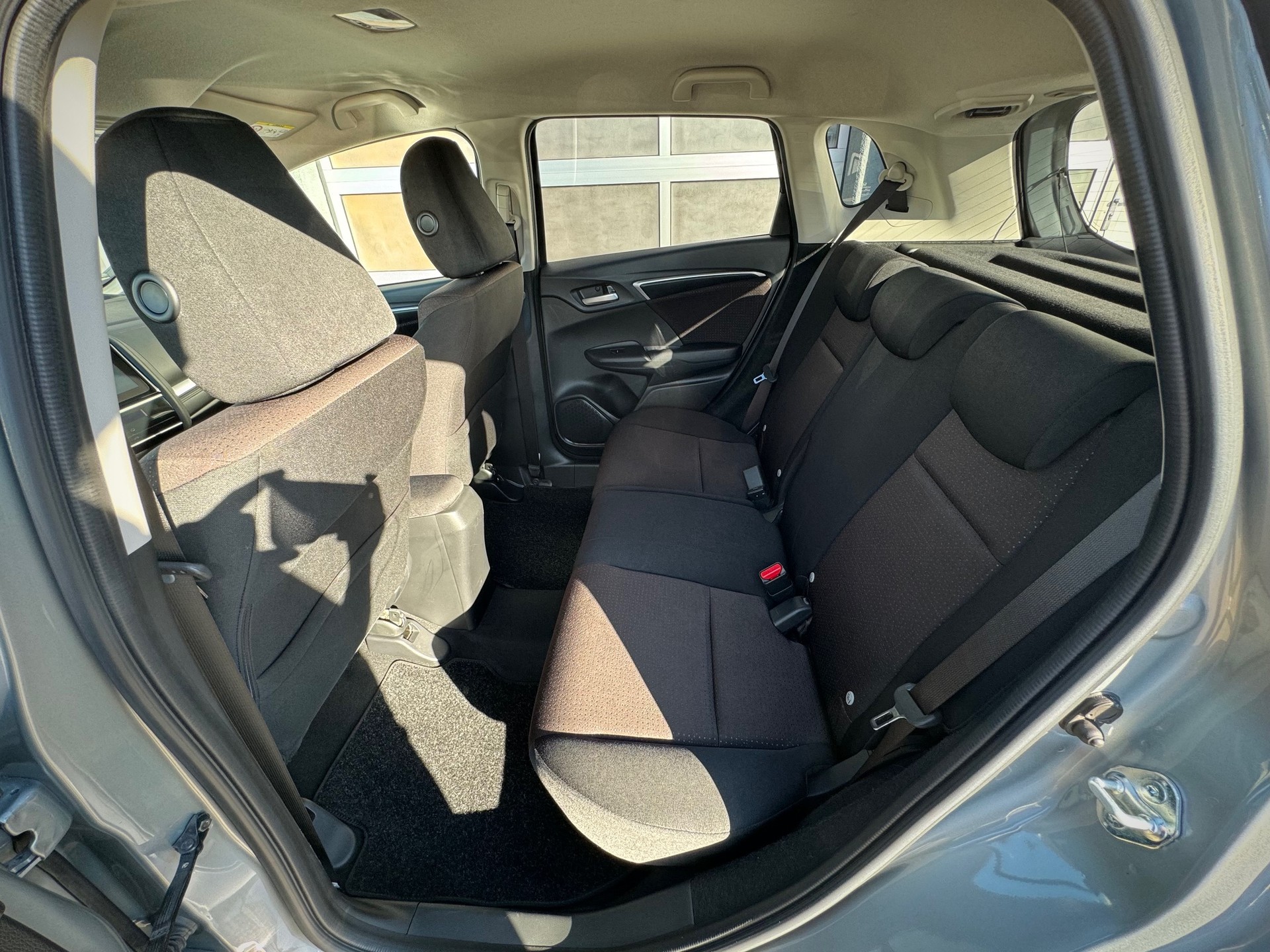 HONDA Jazz 1.3i-VTEC Elegance CVT - Véhicule Suisse (CH)-image-7