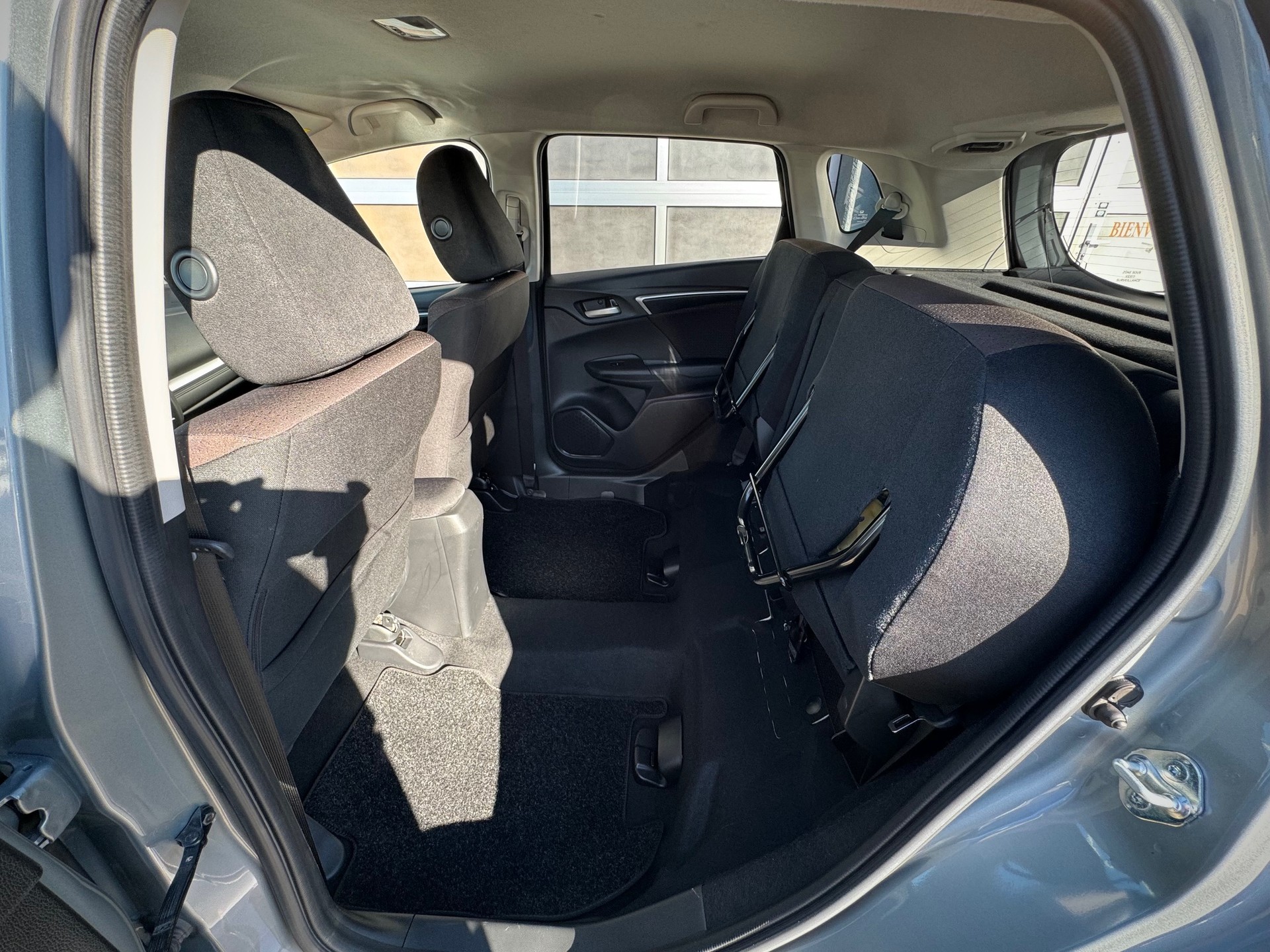 HONDA Jazz 1.3i-VTEC Elegance CVT - Véhicule Suisse (CH)-image-8