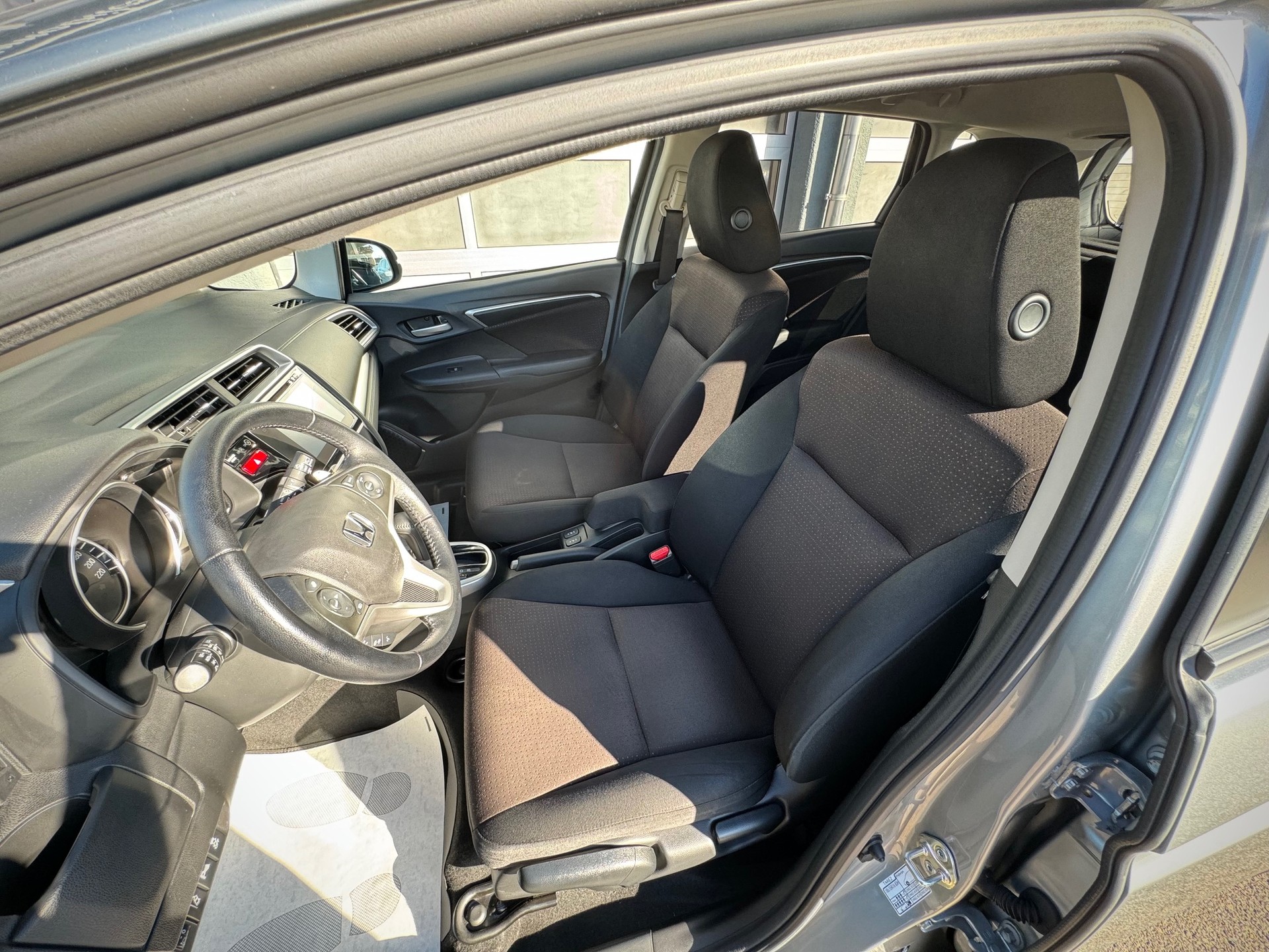 HONDA Jazz 1.3i-VTEC Elegance CVT - Véhicule Suisse (CH)-image-6