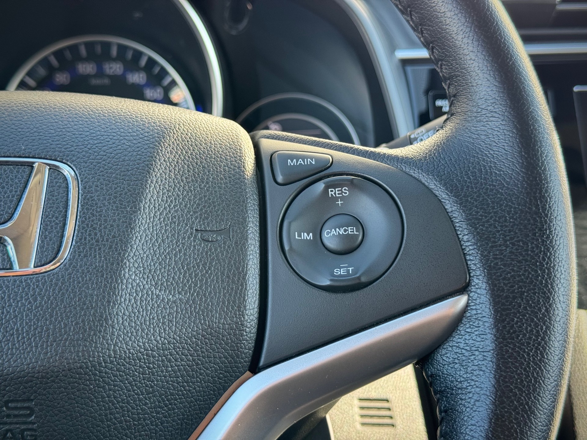 HONDA Jazz 1.3i-VTEC Elegance CVT - Véhicule Suisse (CH)-image-12