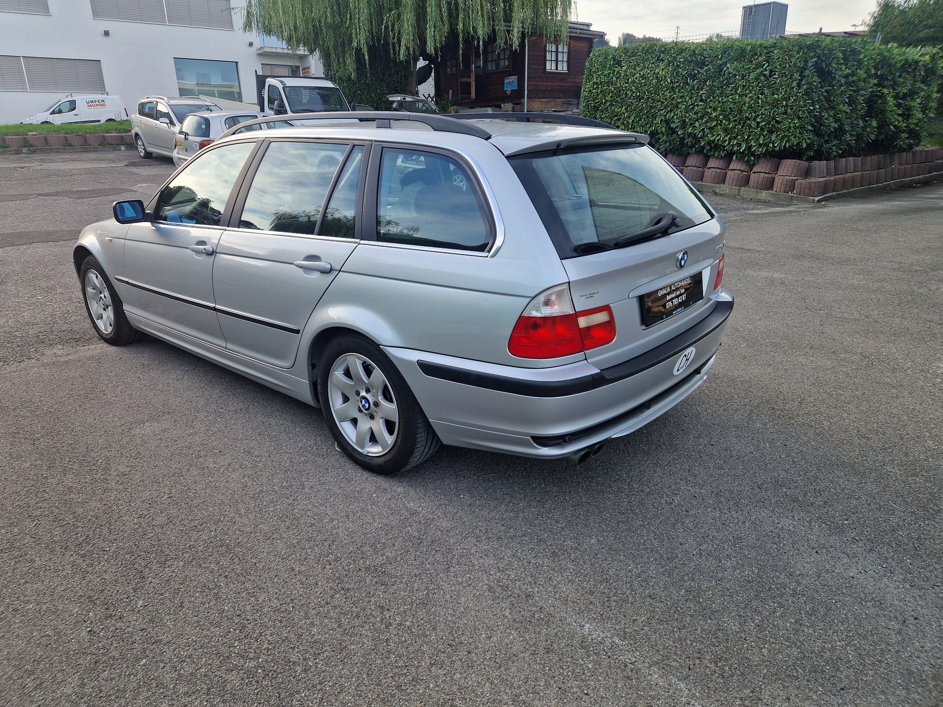 BMW 325xi Touring-image-7