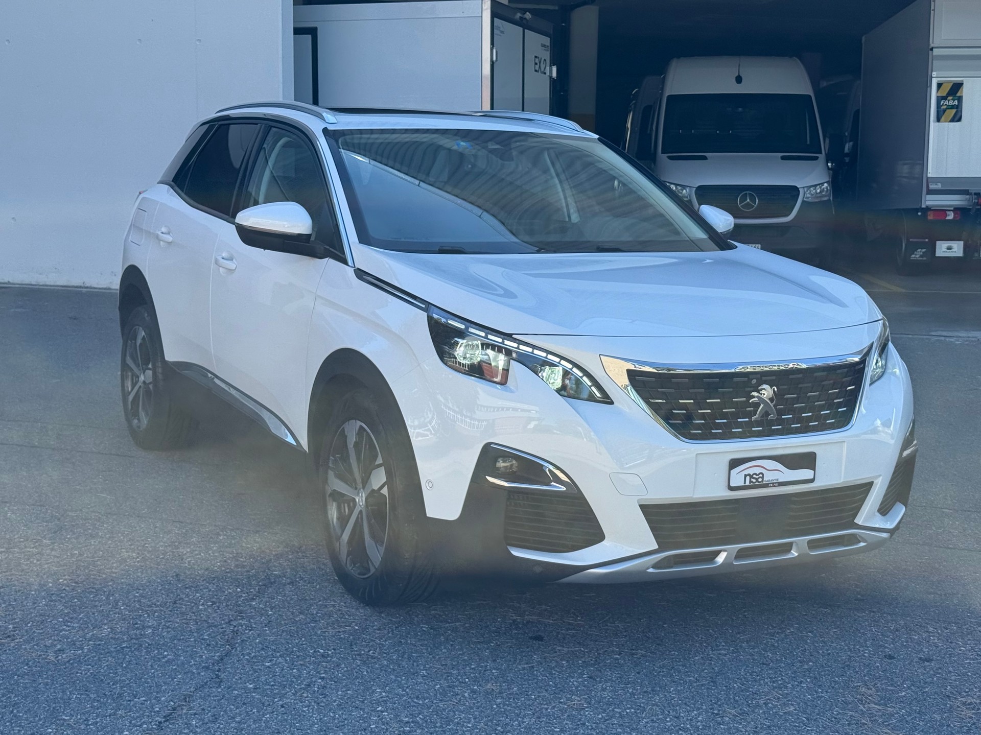 PEUGEOT 3008 1.2 PureTech Active-image-2