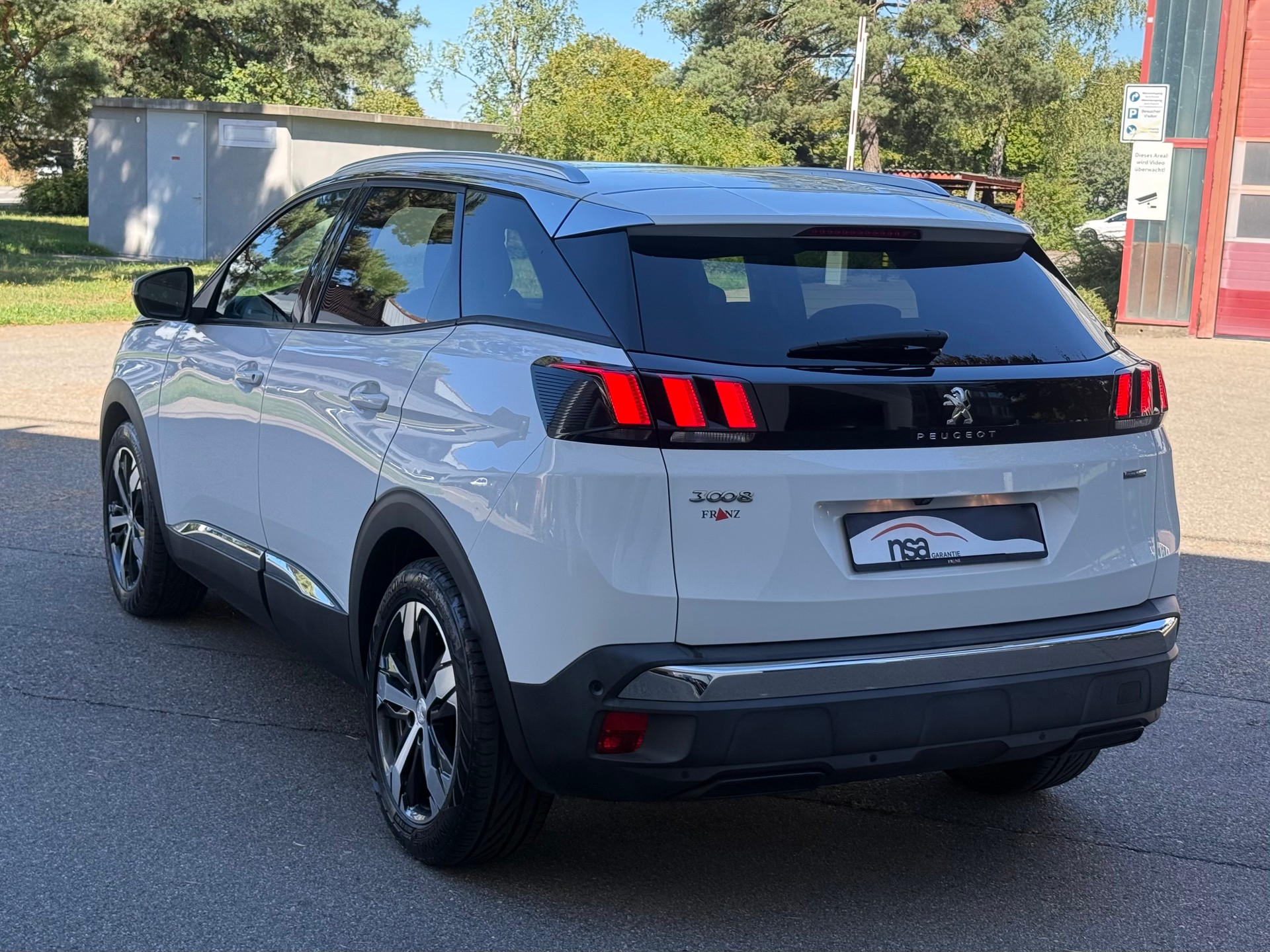 PEUGEOT 3008 1.2 PureTech Active-image-4