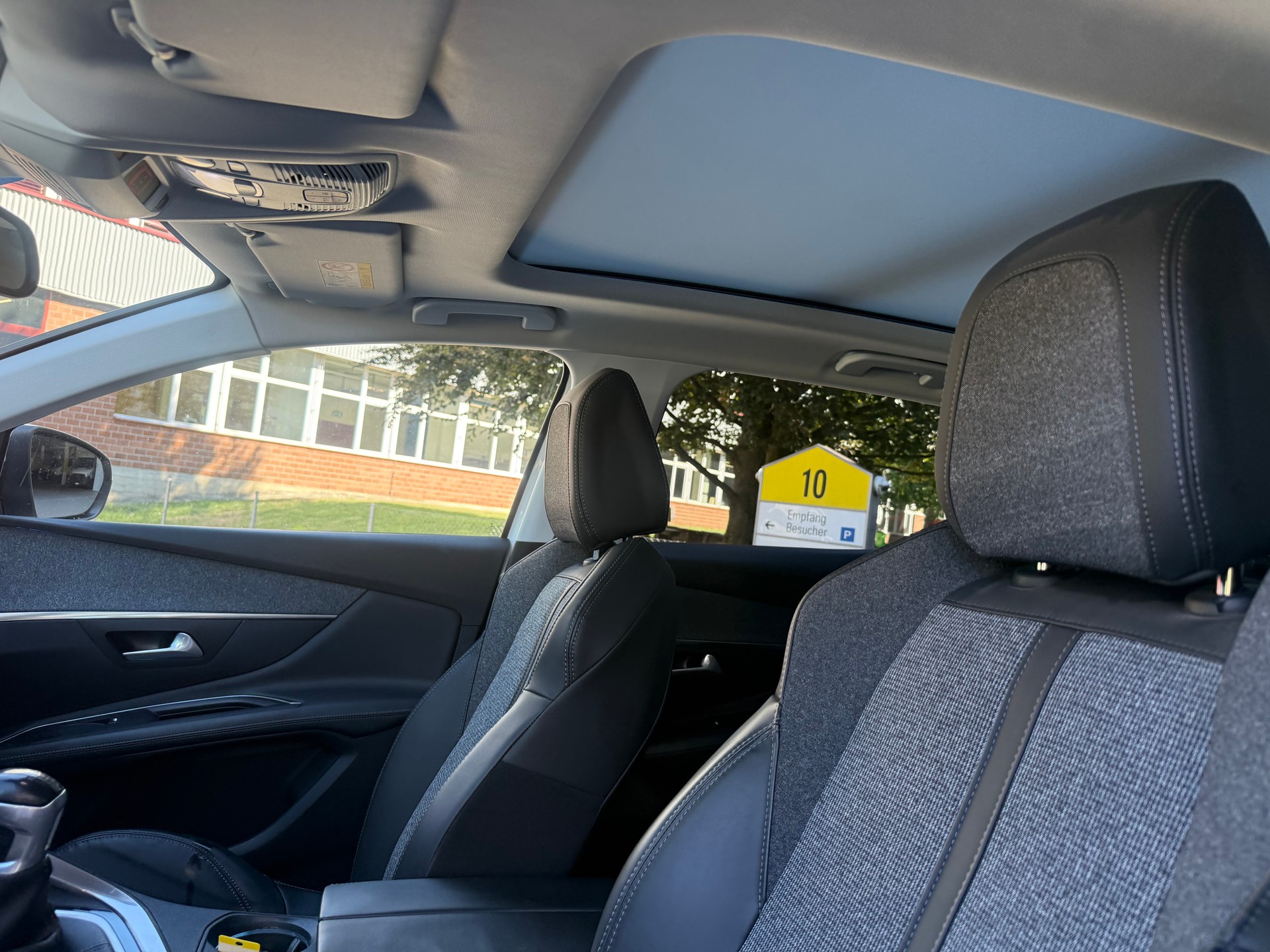 PEUGEOT 3008 1.2 PureTech Active-image-9