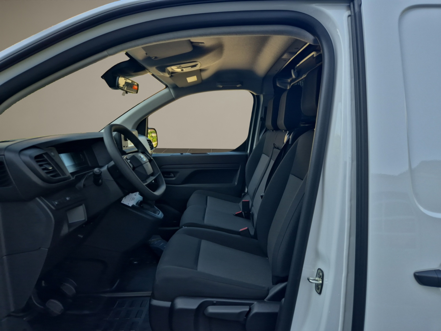 TOYOTA PROACE Van L2 2.0 D Active-image-8