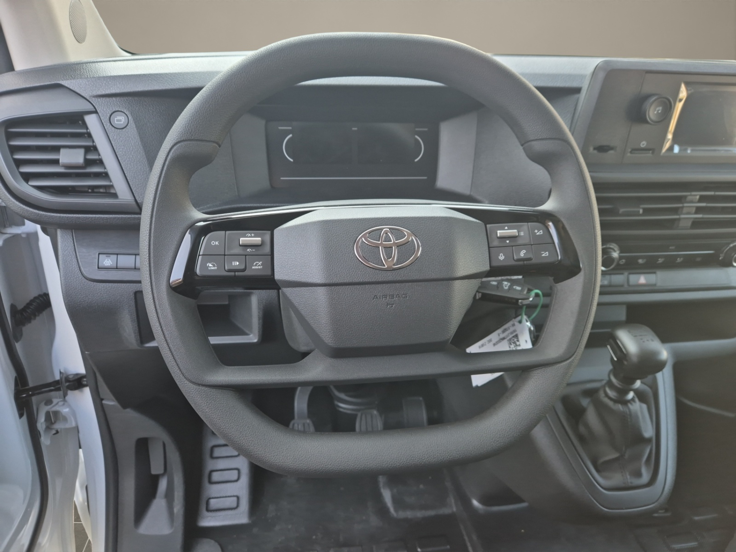 TOYOTA PROACE Van L2 2.0 D Active-image-10