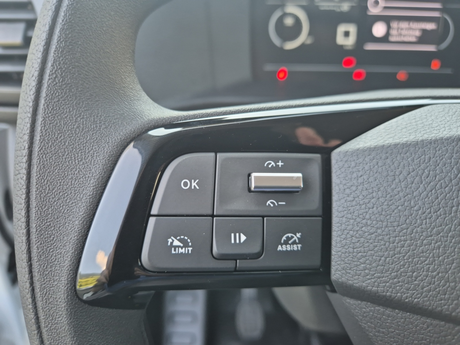 TOYOTA PROACE Van L2 2.0 D Active-image-18