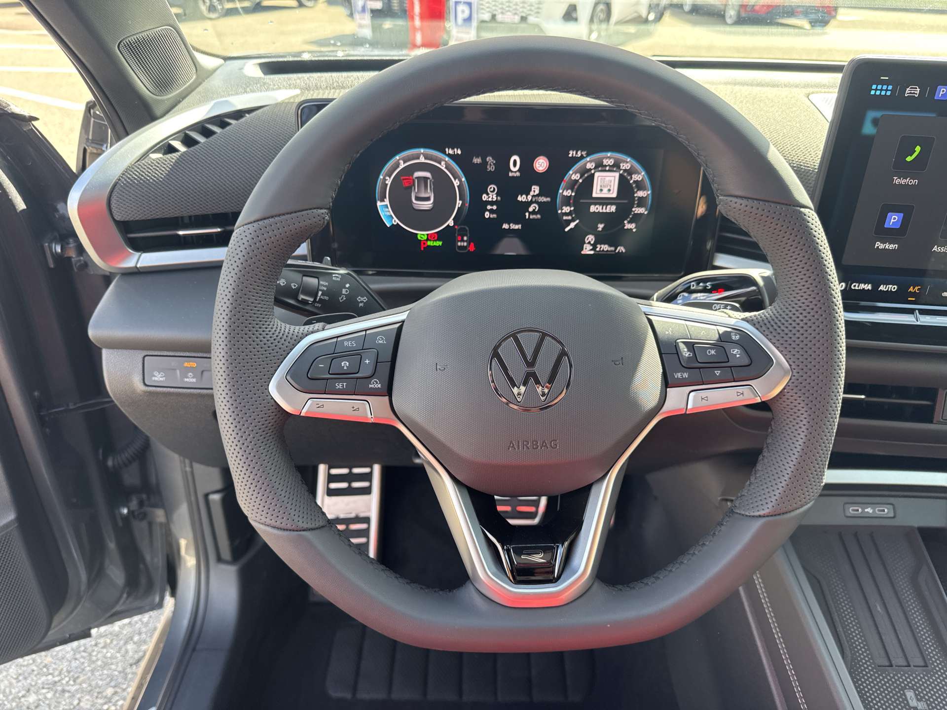 VW T-Roc 1.5 eTSi mHEV R-Line DSG-Automat-image-14