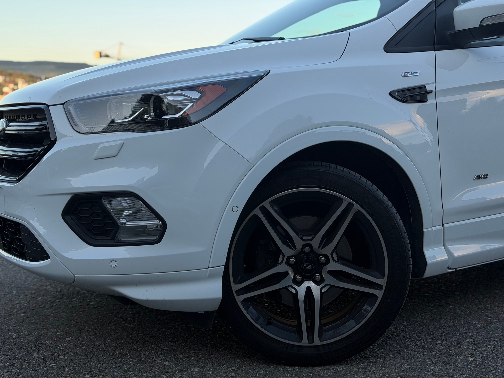 FORD Kuga 1.5 SCTi ST Line High 4WD Automatic-image-1