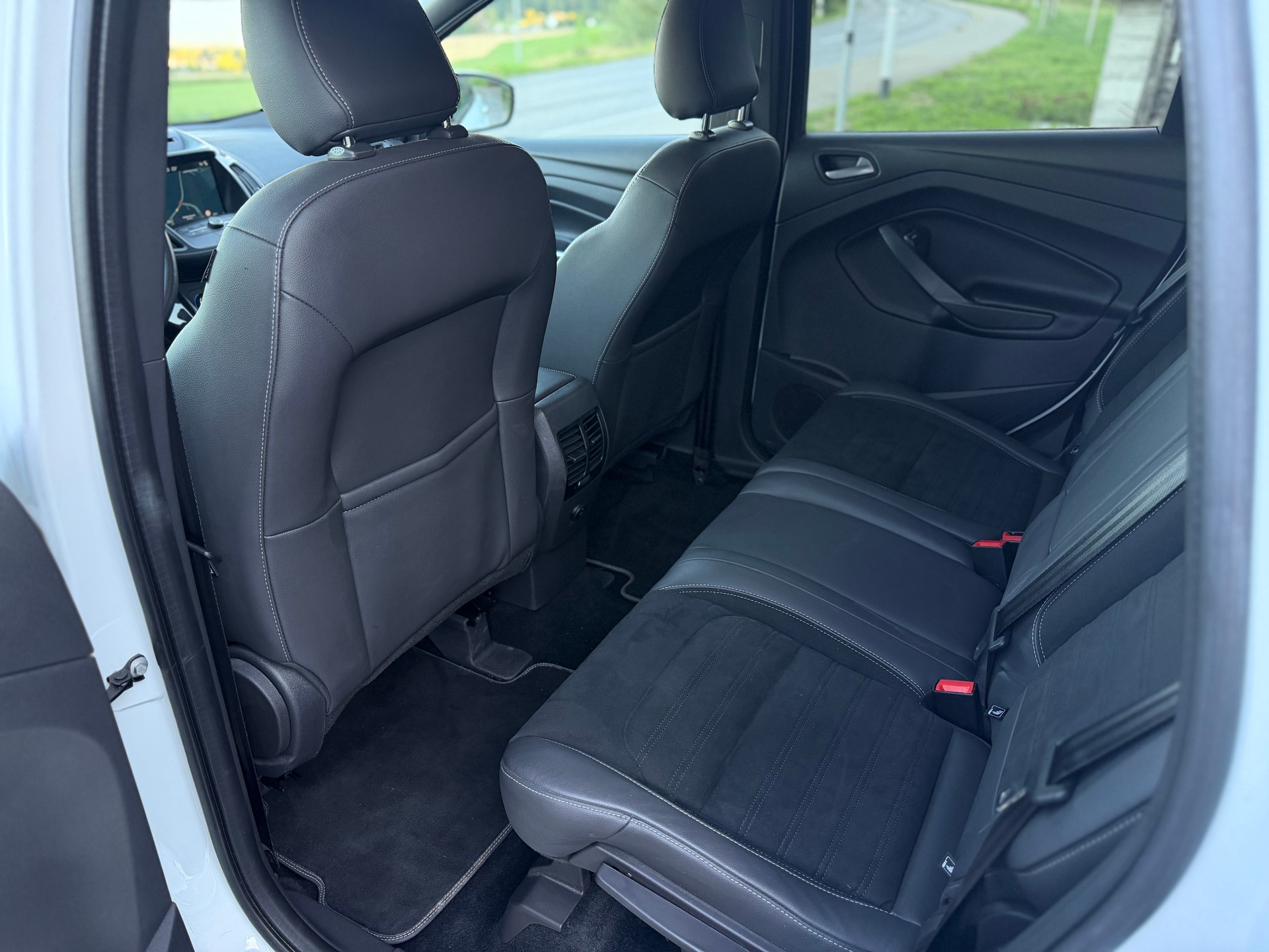 FORD Kuga 1.5 SCTi ST Line High 4WD Automatic-image-14