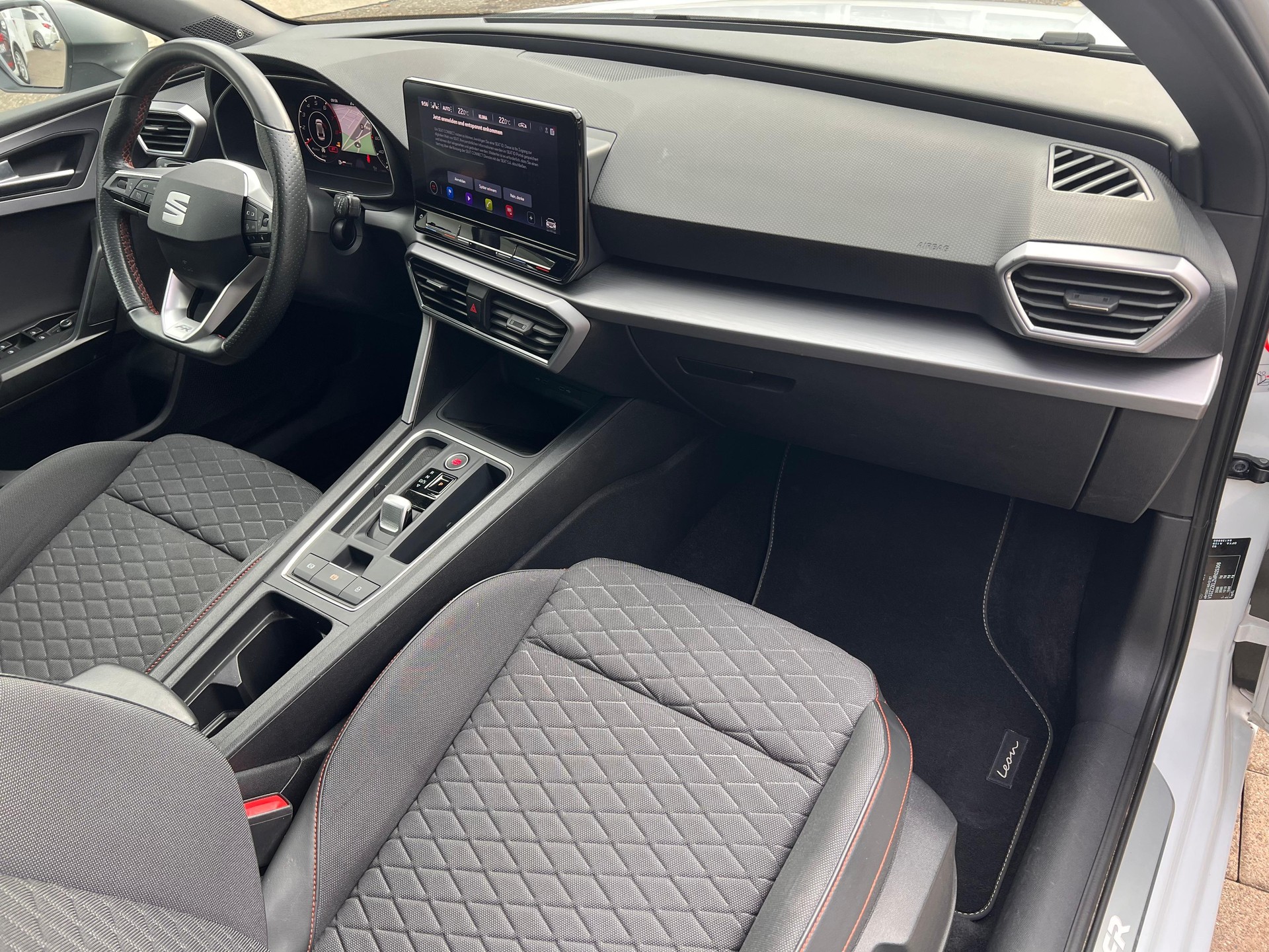 SEAT Leon ST 1.5 eTSI 150 FR DSG-image-12
