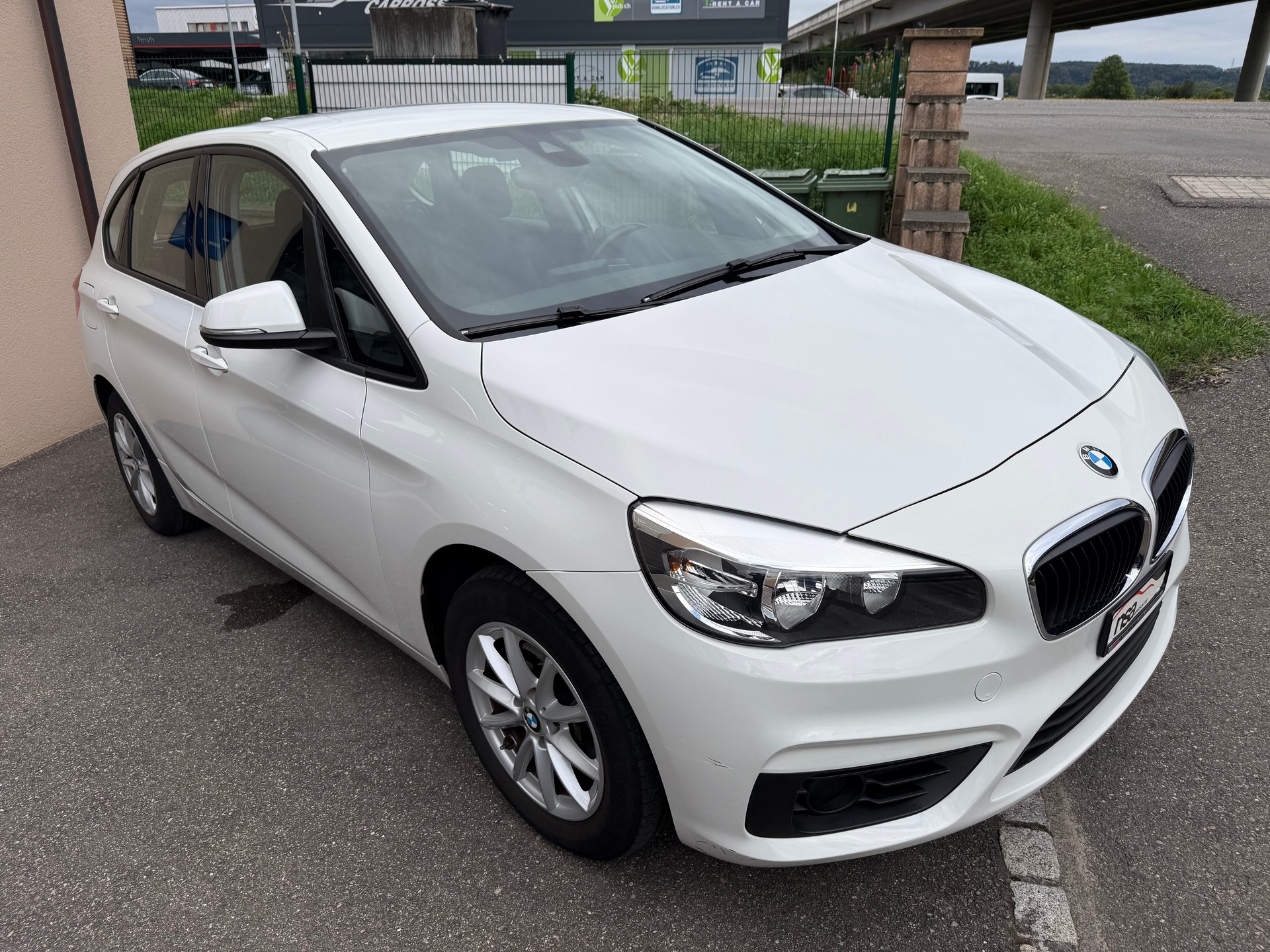 BMW 218i Active Tourer Steptronic-image-4