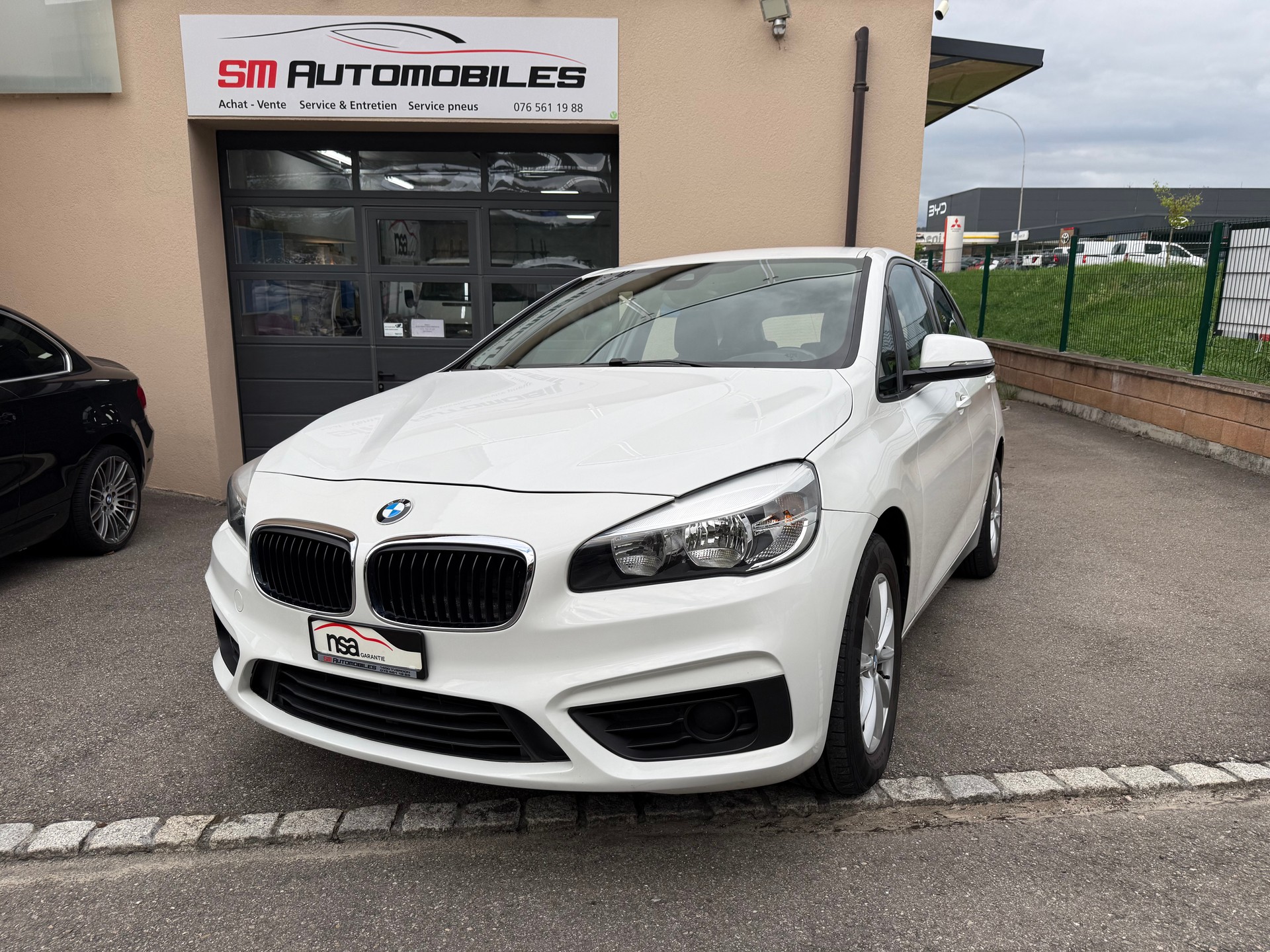 BMW 218i Active Tourer Steptronic-image-2