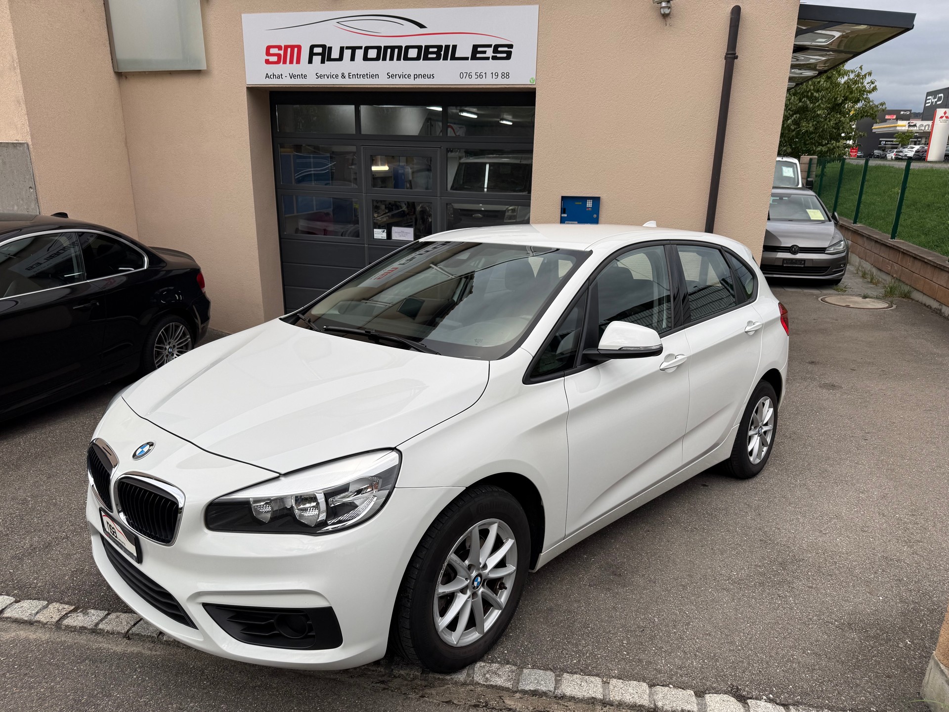 BMW 218i Active Tourer Steptronic-image-1