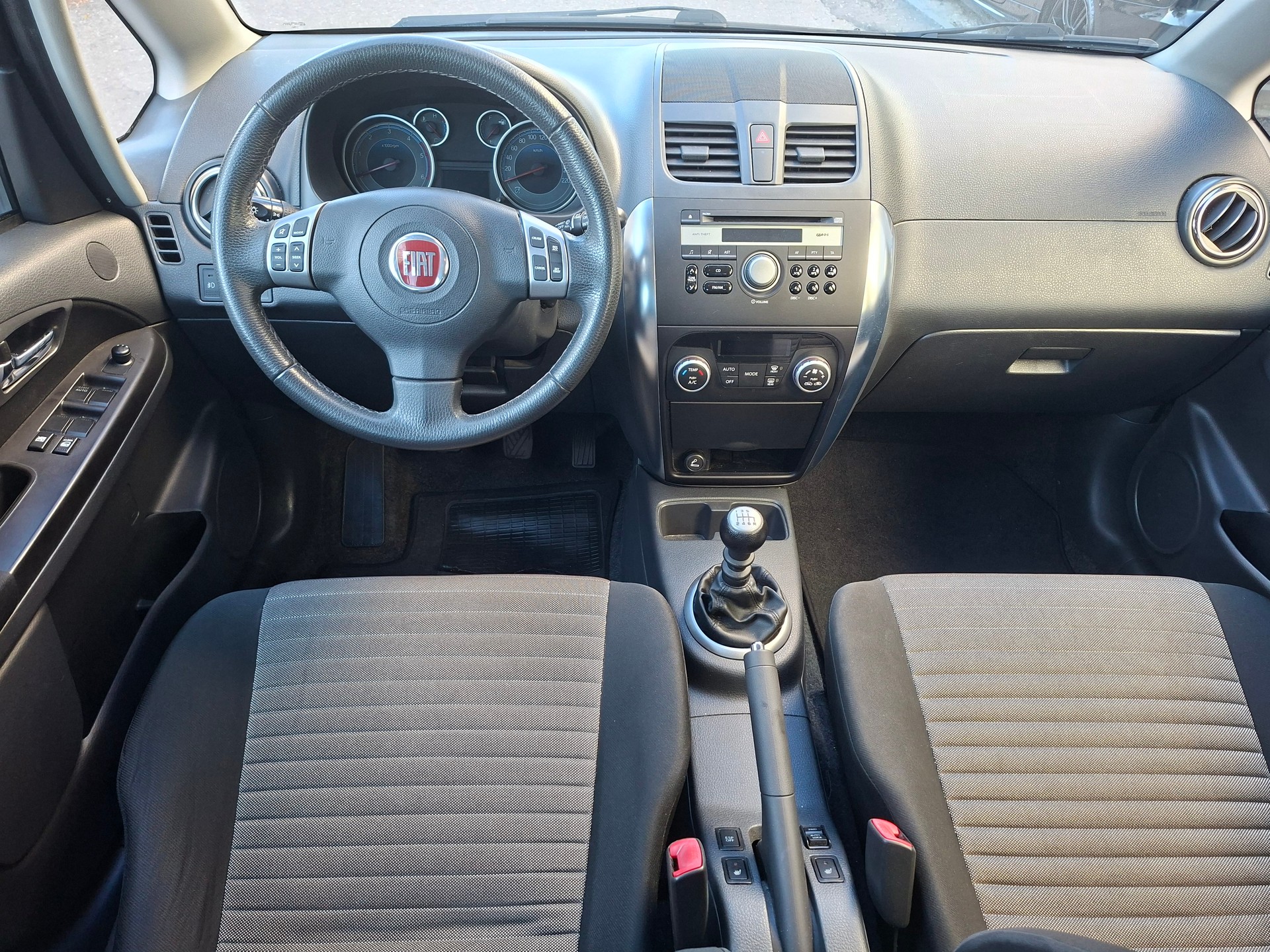 FIAT Sedici 2.0JTD 4WD Freestyle-image-8