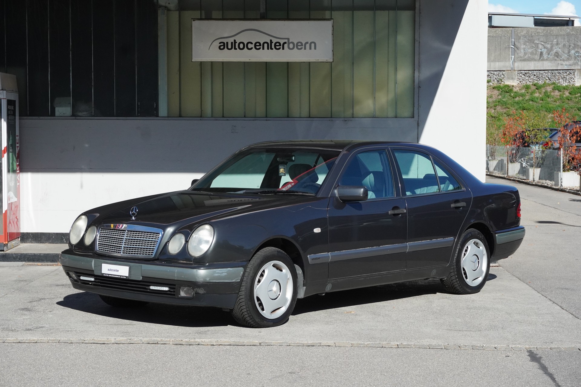 MERCEDES-BENZ E 280 Elégance 4-Matic Automatic-image-0