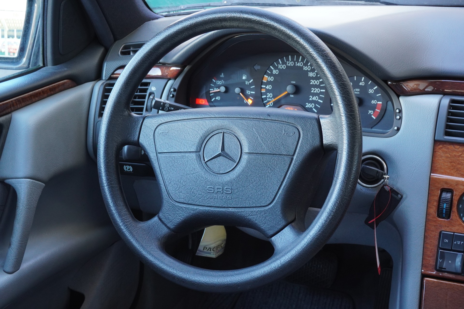 MERCEDES-BENZ E 280 Elégance 4-Matic Automatic-image-9