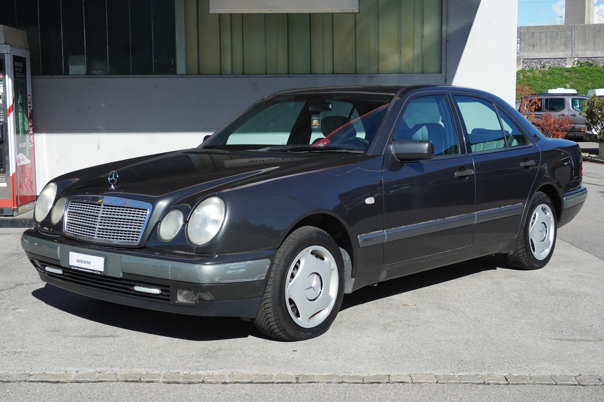 MERCEDES-BENZ E 280 Elégance 4-Matic Automatic-image-1