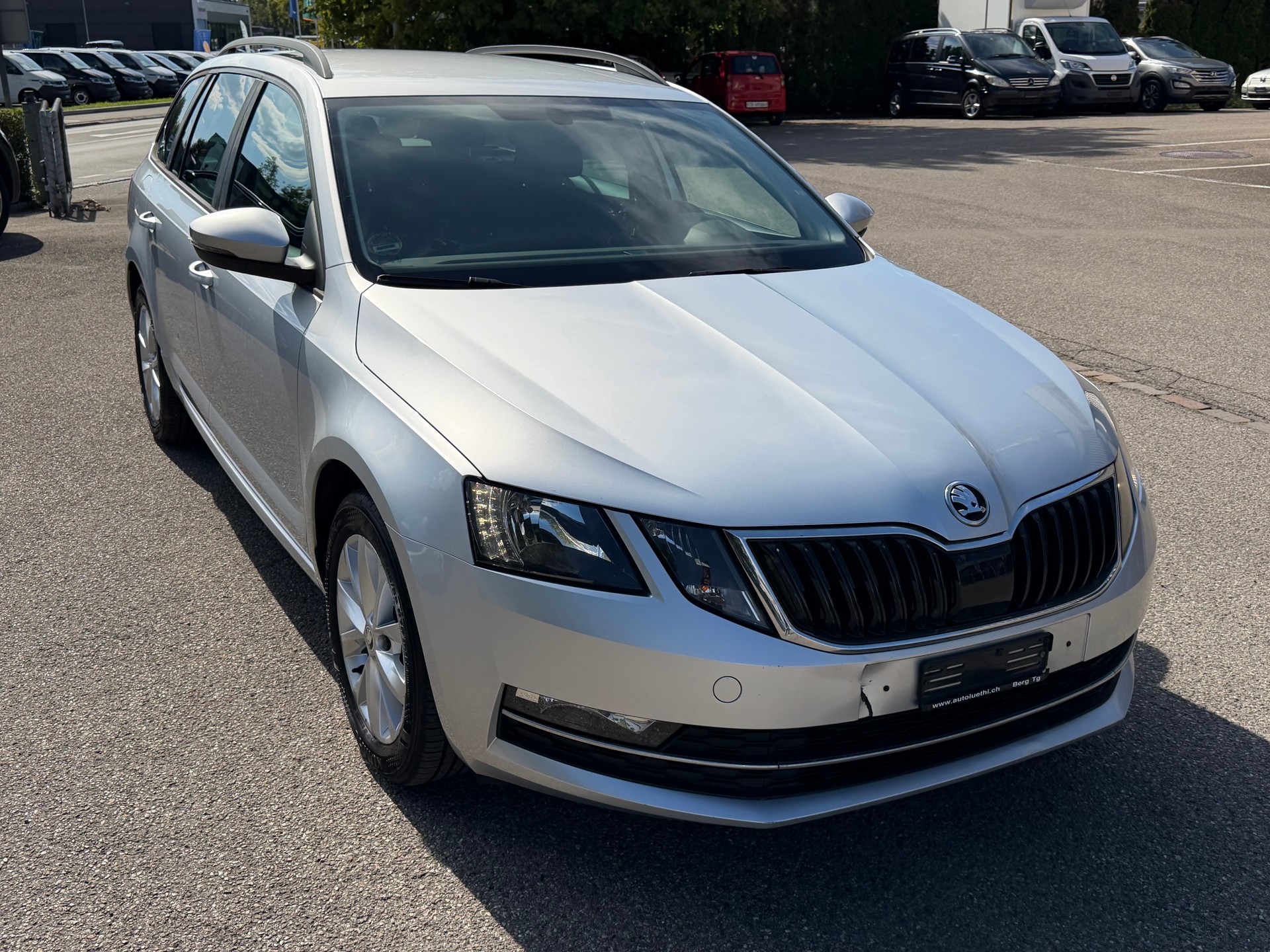 SKODA OCTAVIA-image-1